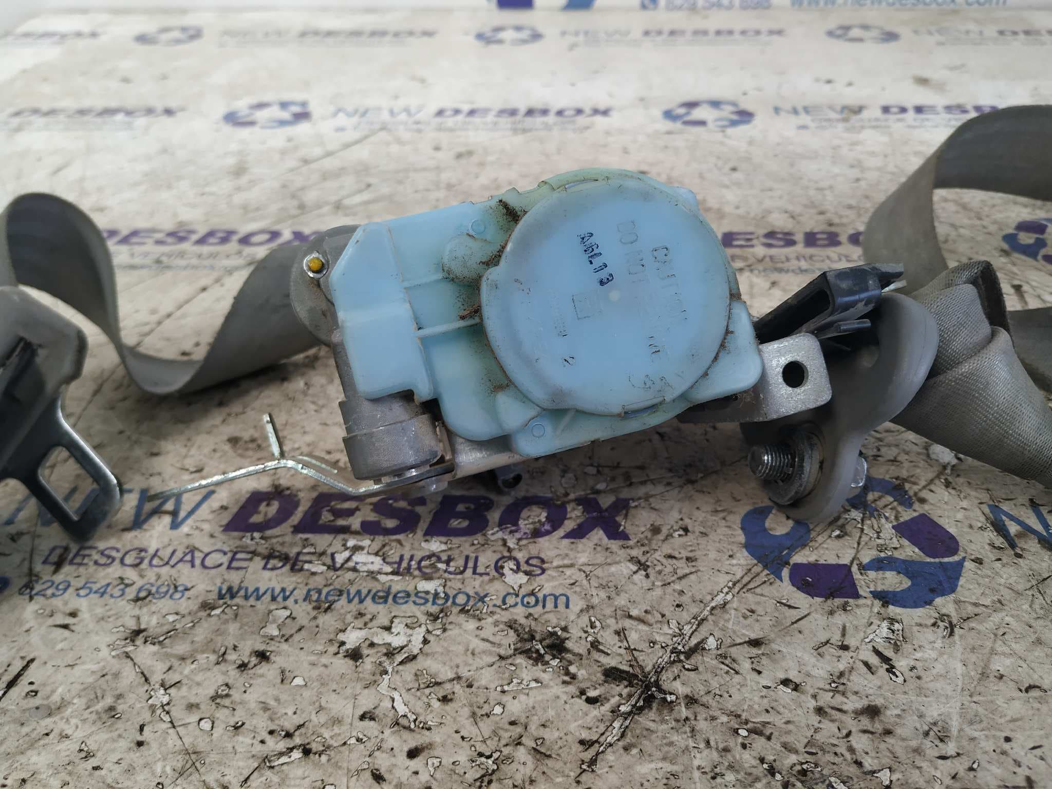Recambio de CINTURON DELANTERO IZQUIERDO para KIA SORENTO 2.5 CRDi Concept D4CB referencia OEM IAM 0432022   - BLANCO 2