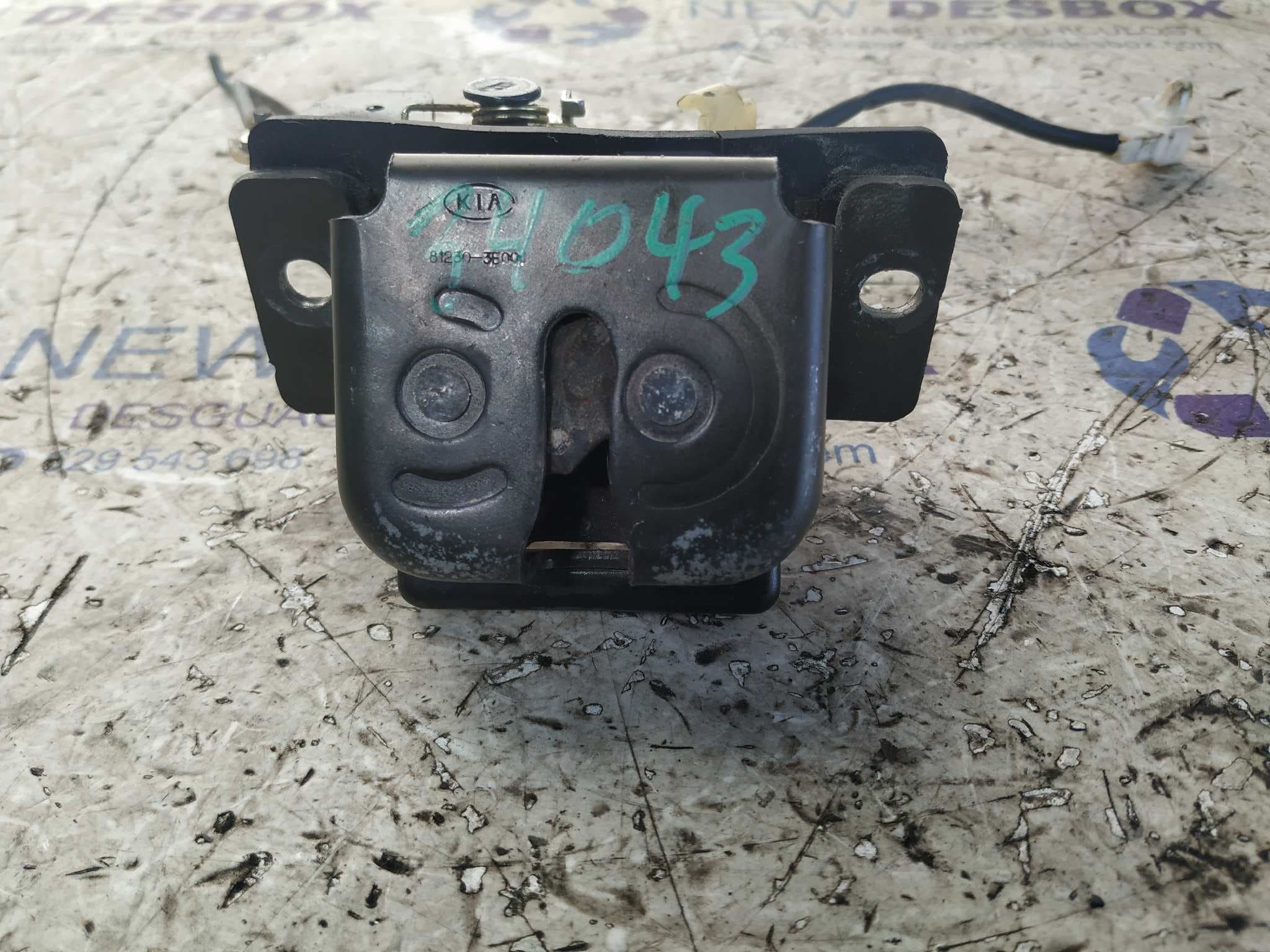 Recambio de CERRADURA MALETERO / PORTON para KIA SORENTO 2.5 CRDi Concept D4CB referencia OEM IAM 812303E000   - BLANCO
