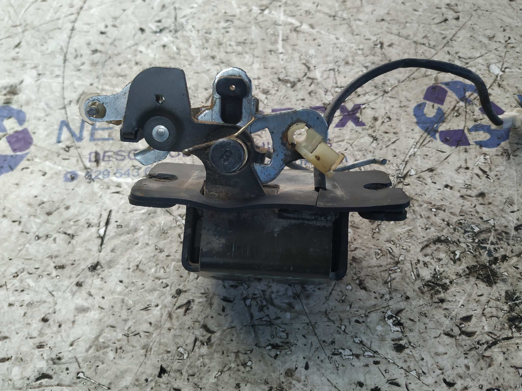 Recambio de CERRADURA MALETERO / PORTON para KIA SORENTO 2.5 CRDi Concept D4CB referencia OEM IAM 812303E000   - BLANCO 5
