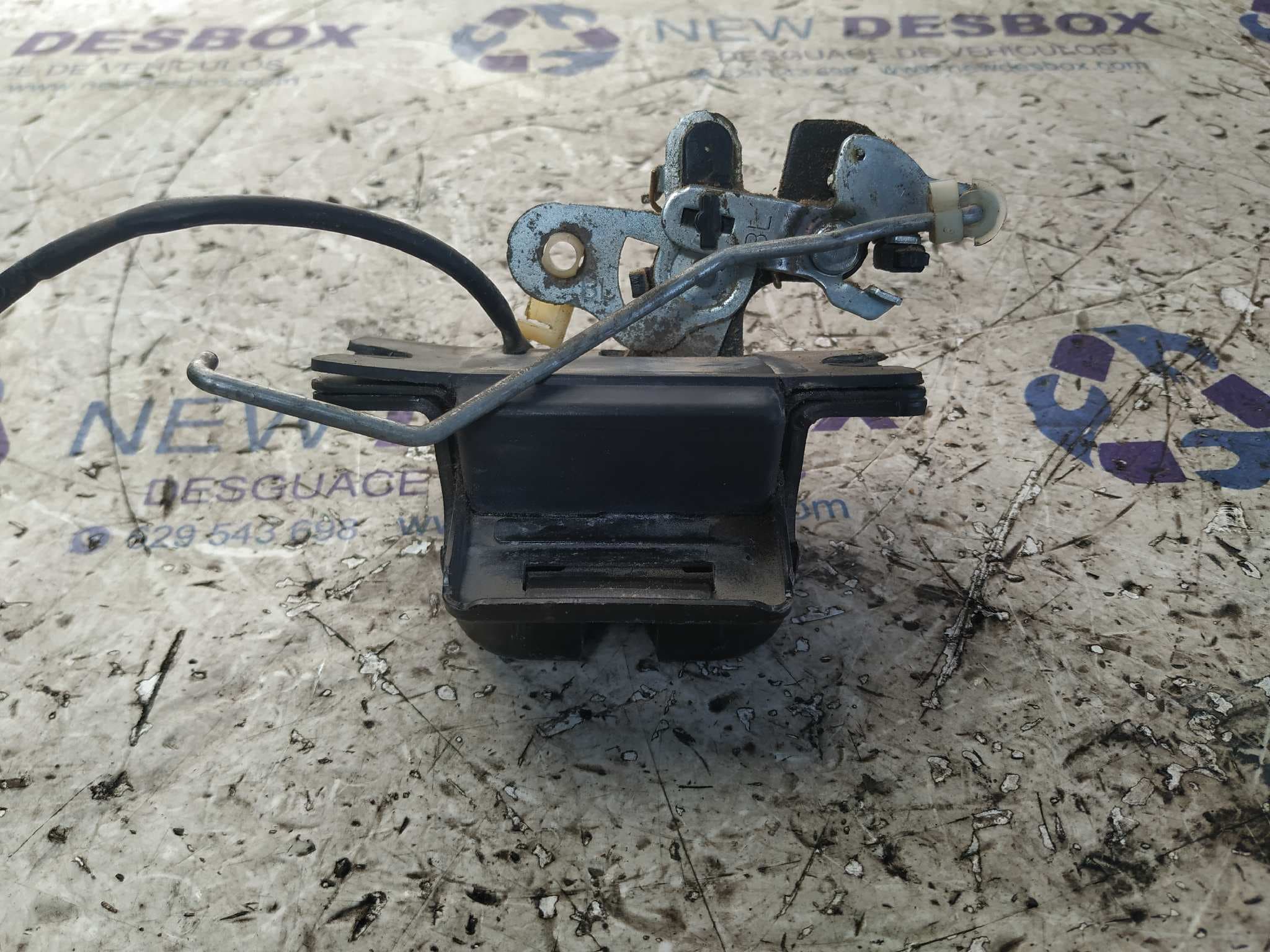 Recambio de CERRADURA MALETERO / PORTON para KIA SORENTO 2.5 CRDi Concept D4CB referencia OEM IAM 812303E000   - BLANCO 2