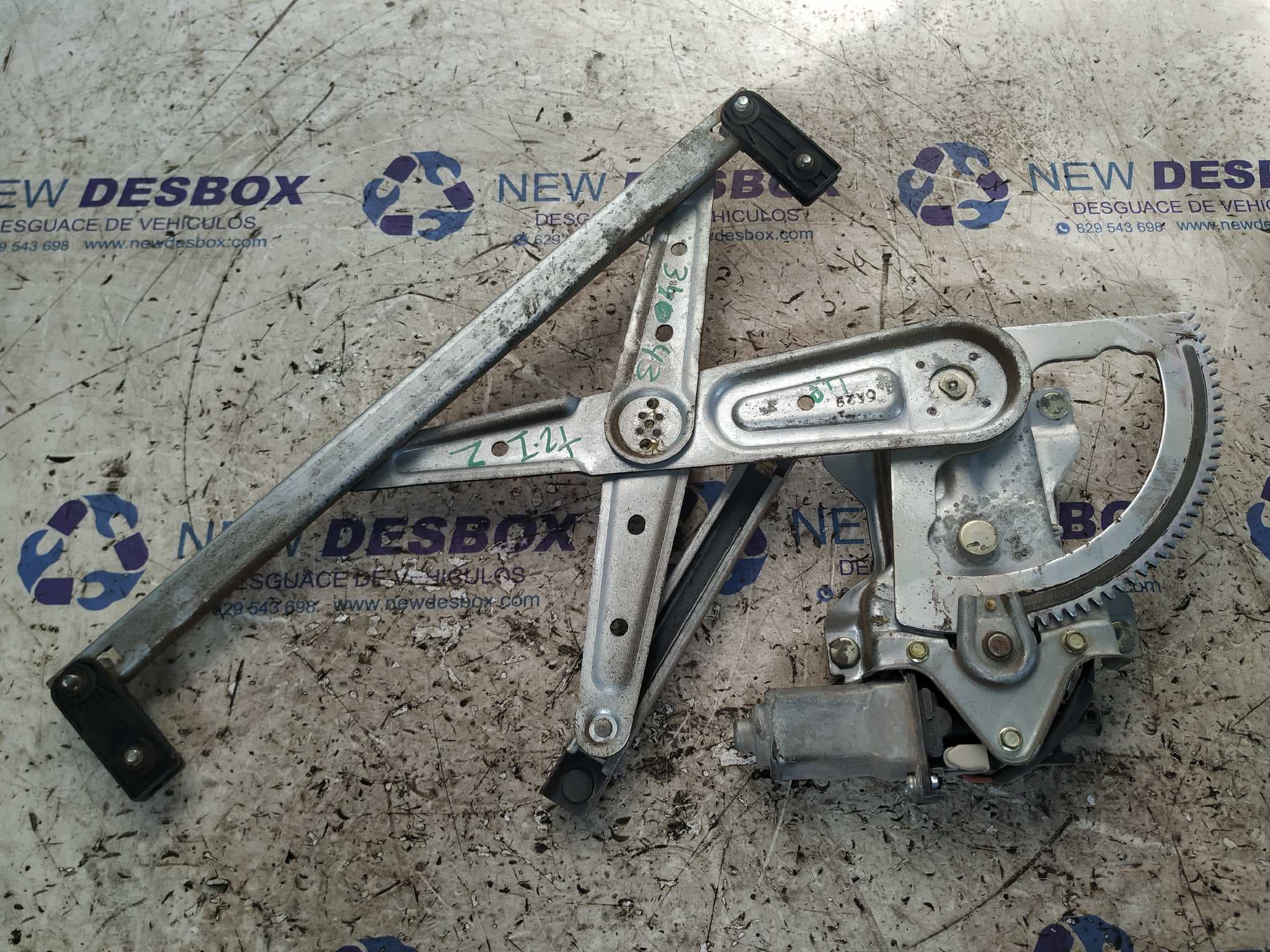 Recambio de ELEVALUNAS TRASERO IZQUIERDO para KIA SORENTO 2.5 CRDi Concept D4CB referencia OEM IAM 834503E000   - BLANCO 2