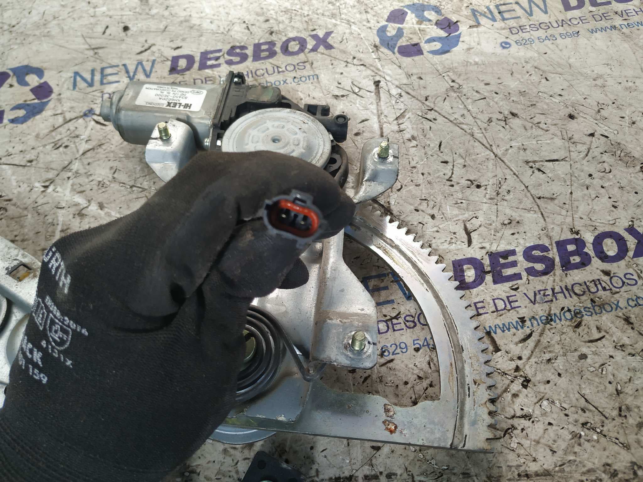 Recambio de ELEVALUNAS TRASERO IZQUIERDO para KIA SORENTO 2.5 CRDi Concept D4CB referencia OEM IAM 834503E000   - BLANCO 4