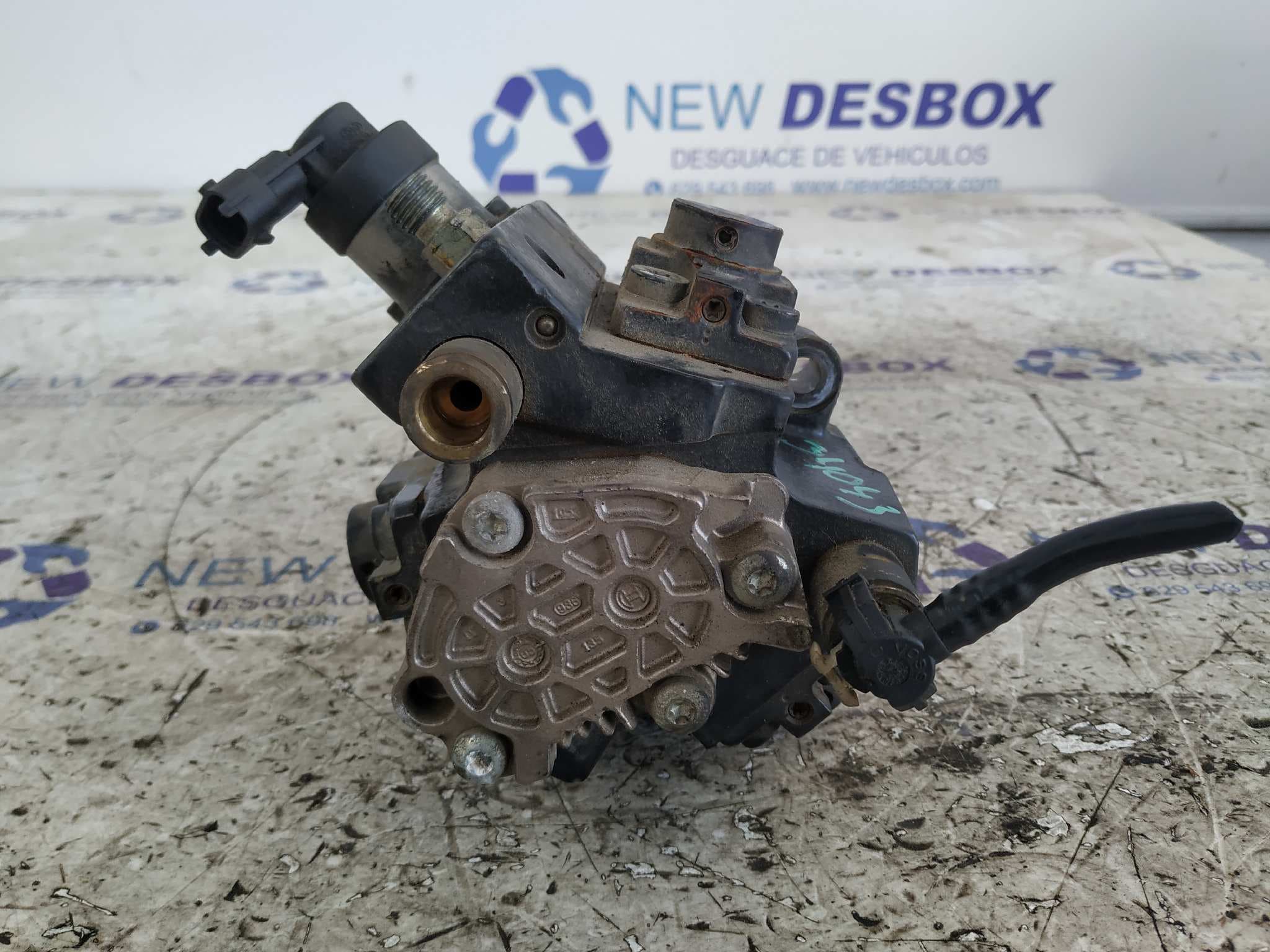 Recambio de BOMBA INYECCION para KIA SORENTO D4CB referencia OEM IAM 331004A410   - BLANCO 2