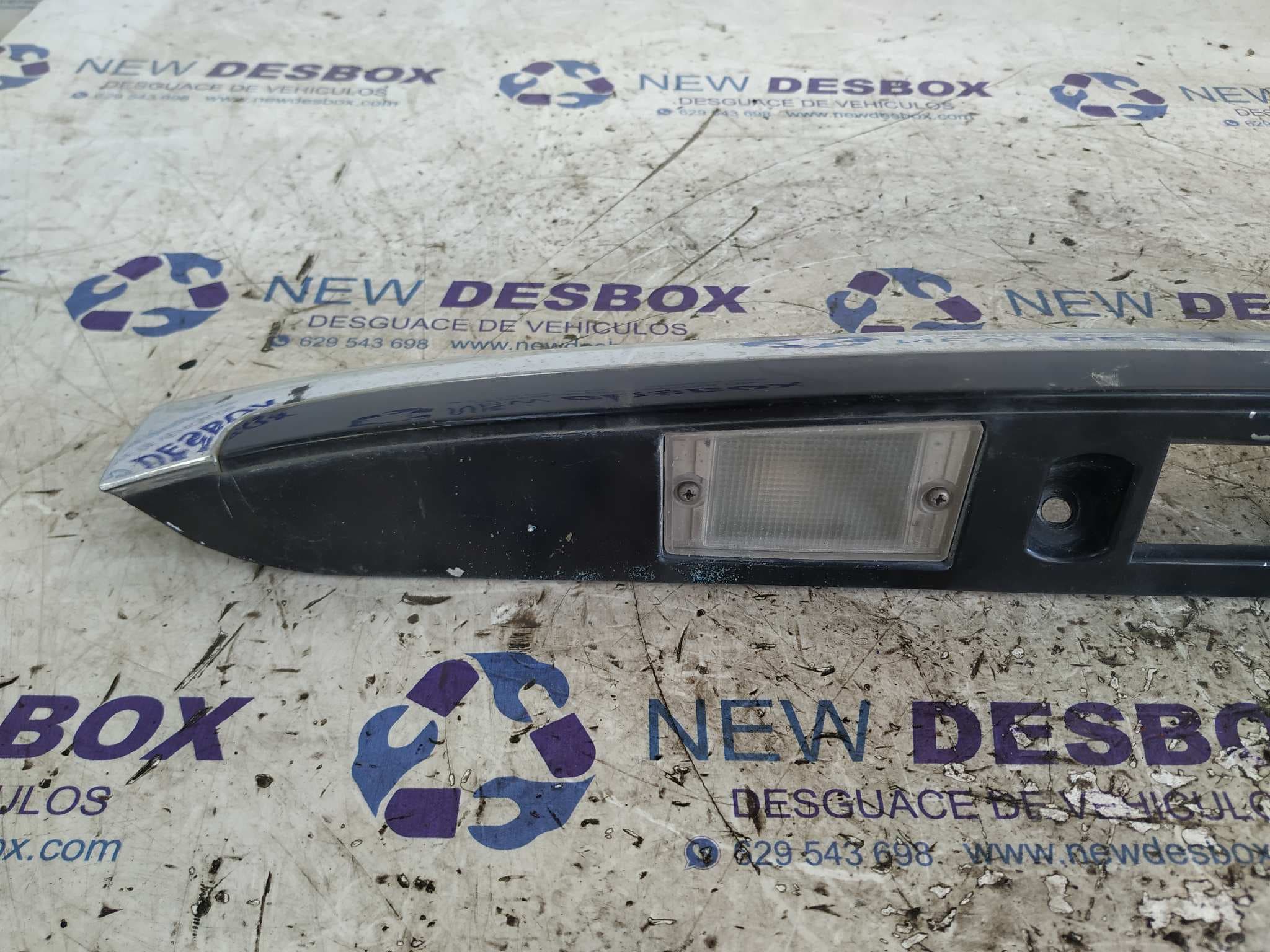 Recambio de PILOTO MATRICULA para KIA SORENTO 2.5 CRDi Concept D4CB referencia OEM IAM 925003E5   - BLANCO 6