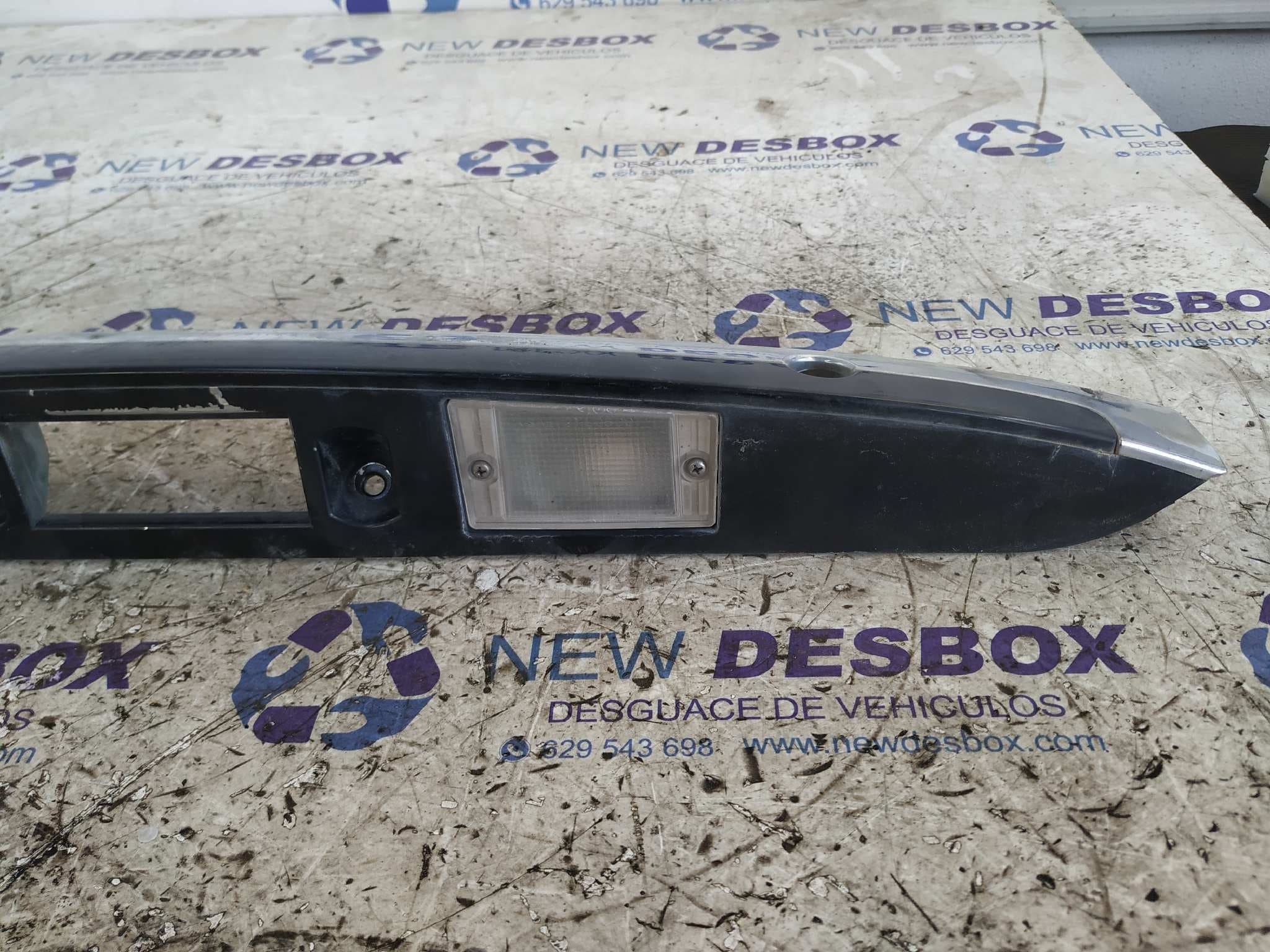 Recambio de PILOTO MATRICULA para KIA SORENTO 2.5 CRDi Concept D4CB referencia OEM IAM 925003E5   - BLANCO 2