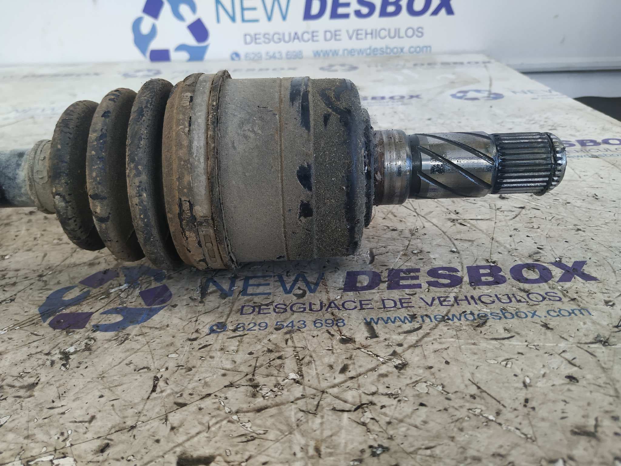 Recambio de TRANSMISION DELANTERA IZQUIERDA para KIA SORENTO D4CB referencia OEM IAM    - BLANCO 2