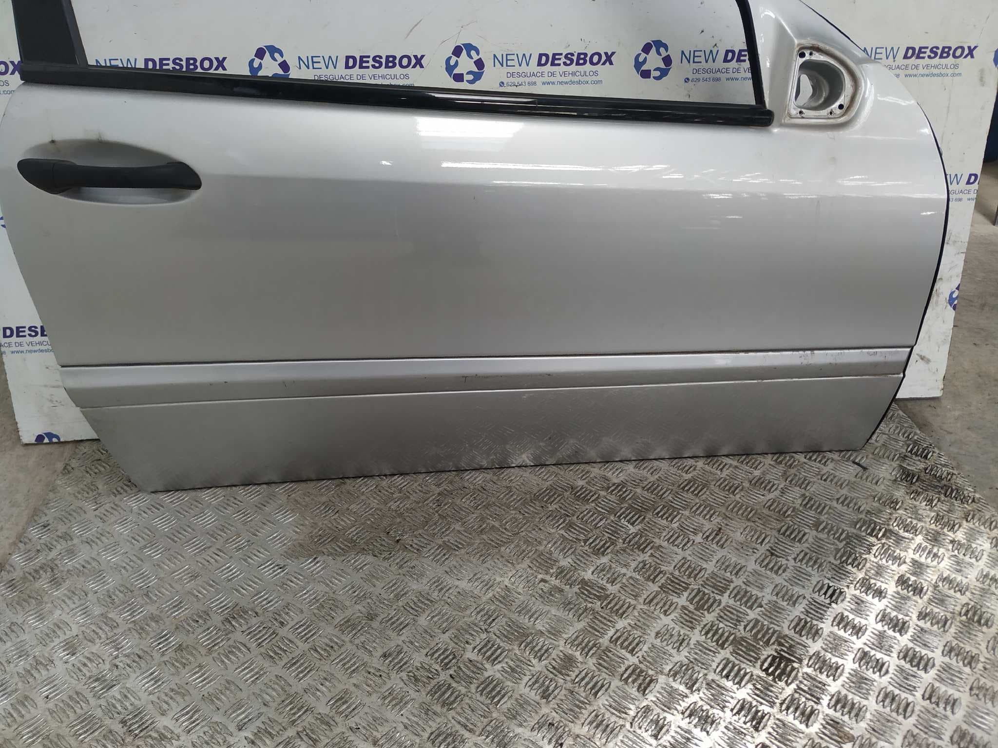 Recambio de PUERTA DELANTERA DERECHA para MERCEDES-BENZ CLASE C (W203) SPORTCOUPE M271946 referencia OEM IAM    - GRIS 3