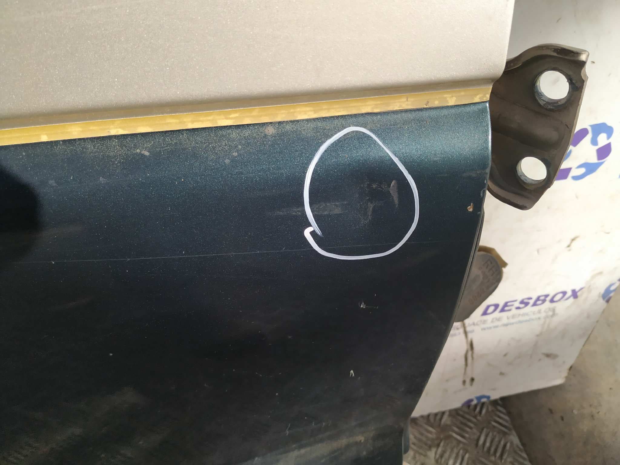 Recambio de PUERTA TRASERA DERECHA para MITSUBISHI MONTERO (V20/V40) referencia OEM IAM    - GRIS 2