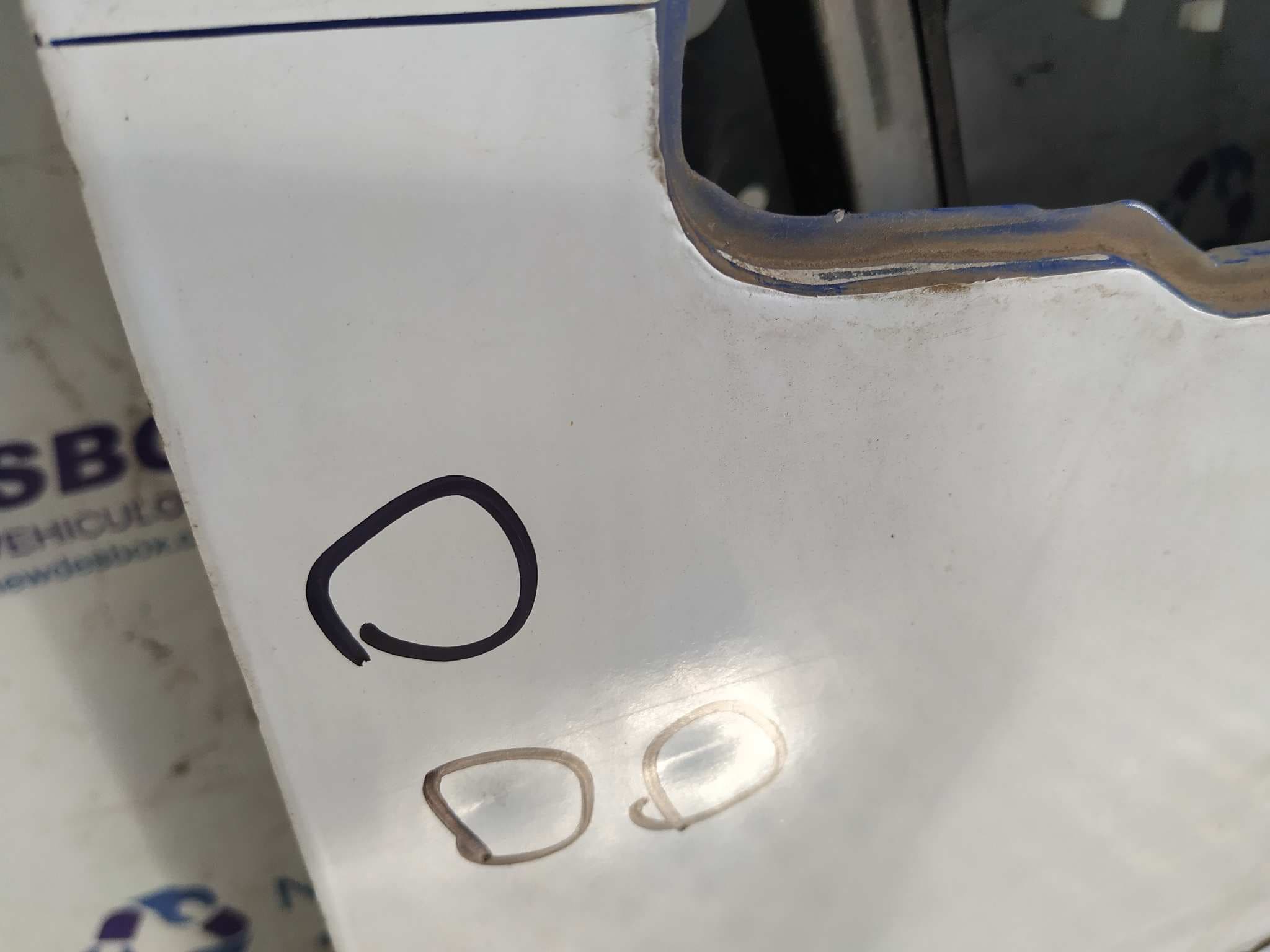 Recambio de PUERTA DELANTERA DERECHA para KIA SORENTO D4CB referencia OEM IAM    - BLANCO 6