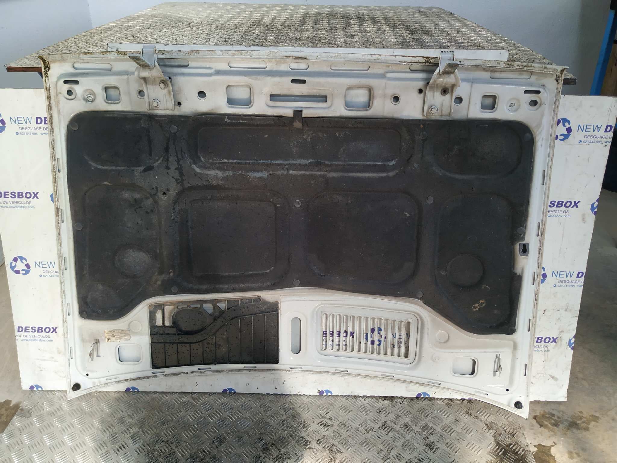 Recambio de CAPO para LANCIA DELTA 831B3000 referencia OEM IAM    - BLANCO 4