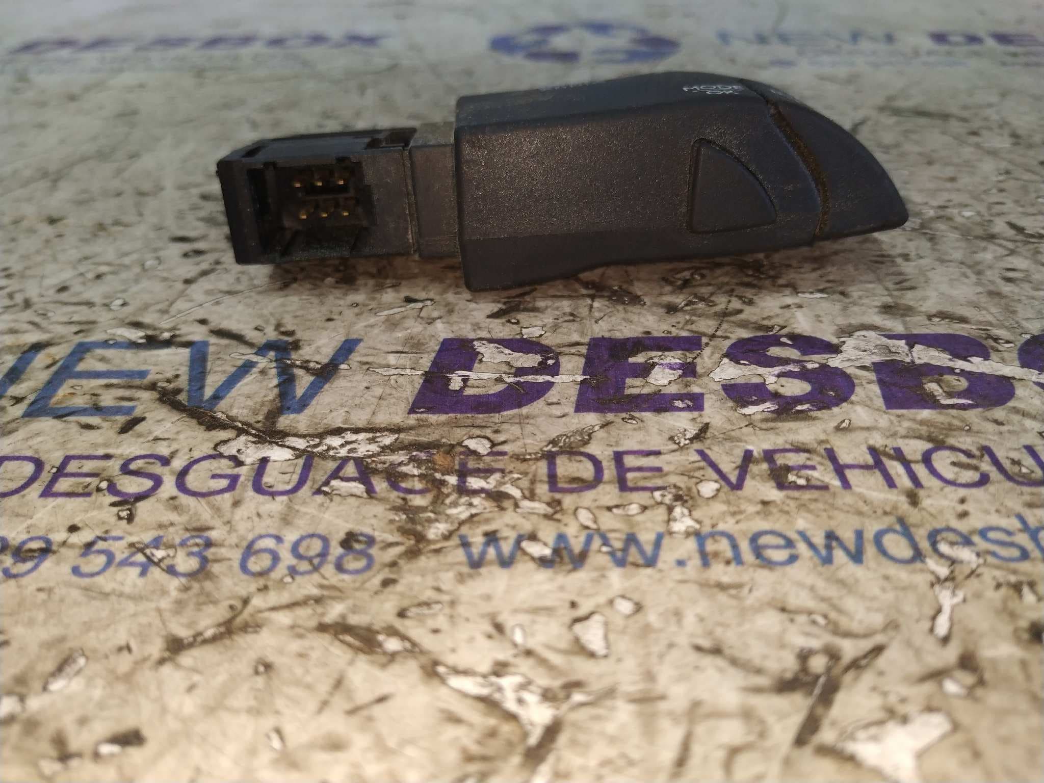 Recambio de MANDO MULTIFUNCION para DACIA DOKKER Essential K9KC6 referencia OEM IAM 255522448R   - BLANCO 2