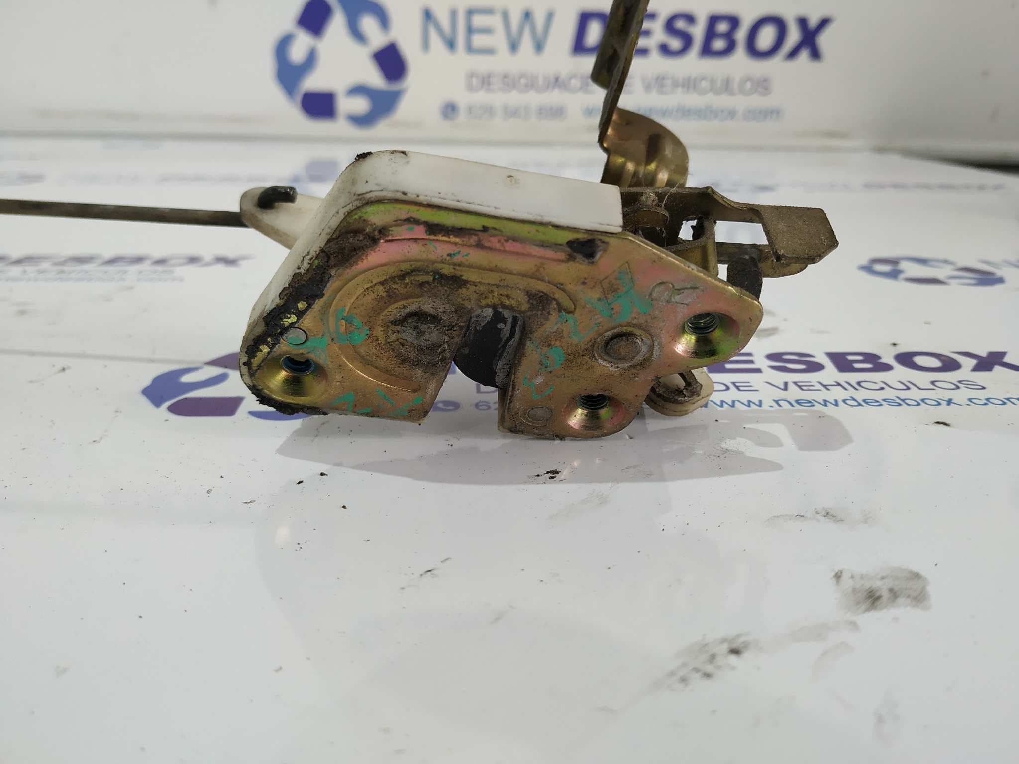 Recambio de CERRADURA PUERTA TRASERA DERECHA para MITSUBISHI MONTERO (V20/V40) 2.5 Turbodiesel referencia OEM IAM 1528005960   - GRIS 7