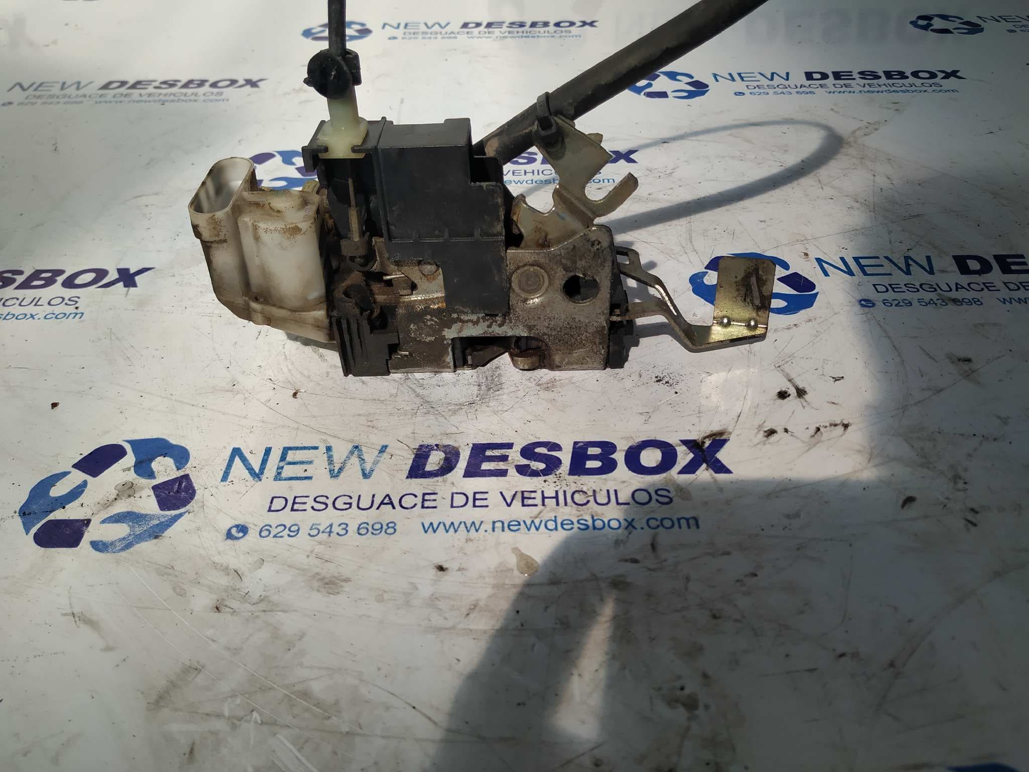 Recambio de CERRADURA PUERTA DELANTERA DERECHA para PEUGEOT BOXER CAJA CERRADA (RS2850)(290/330)('02->) 2.0 HDI CAT RHV referencia OEM IAM    - BLANCO 3
