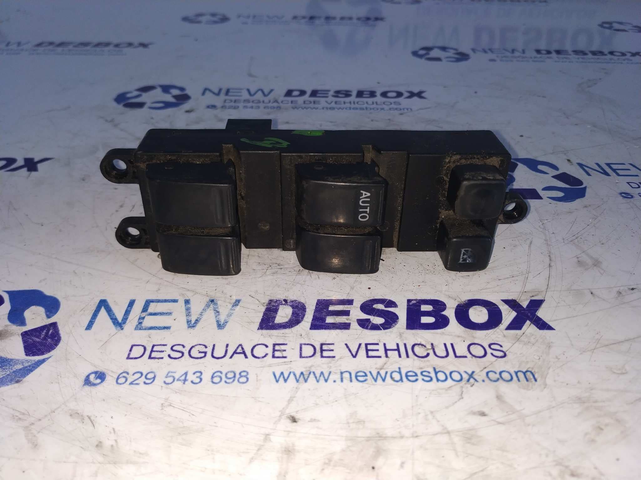 Recambio de MANDO ELEVALUNAS DELANTERO IZQUIERDO para NISSAN PRIMERA BERLINA (P12) referencia OEM IAM 25401AV640
