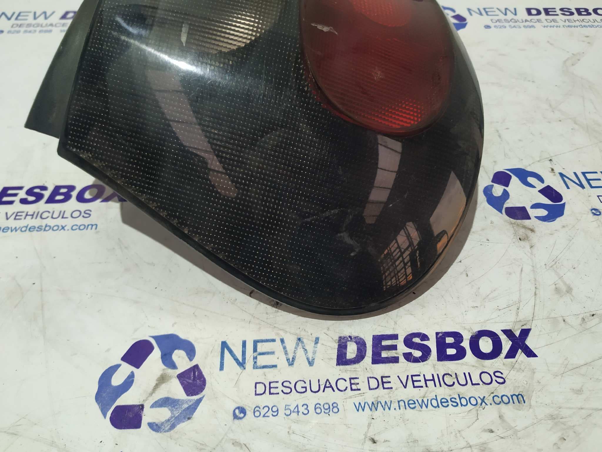 Recambio de PILOTO TRASERO IZQUIERDO para RENAULT MEGANE I BERLINA HATCHBACK (BA0) referencia OEM IAM 7700828137 4