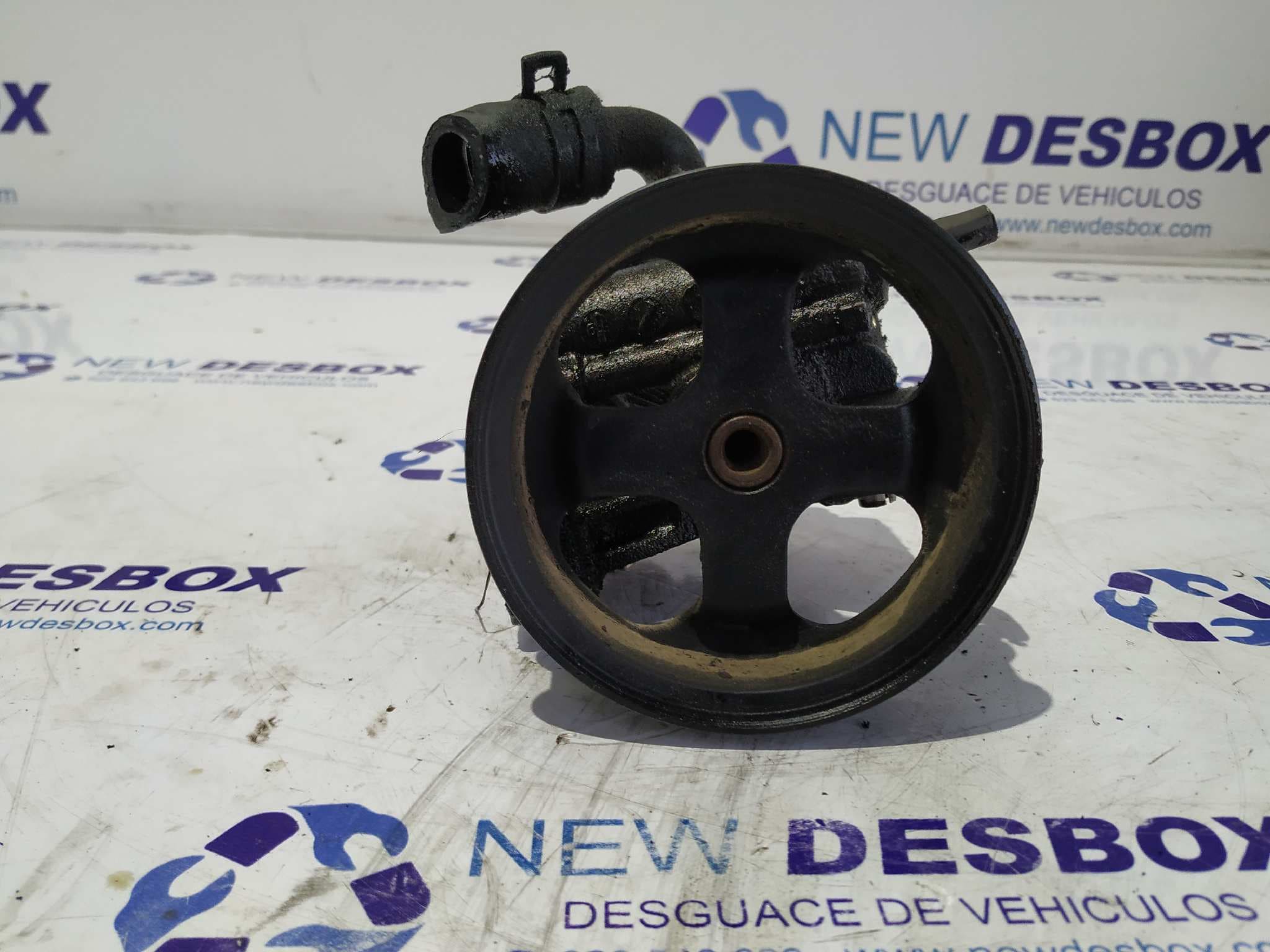 Recambio de BOMBA DIRECCION para FORD TRANSIT CONNECT (TC7) 1.8 TDCi CAT R3PA referencia OEM IAM 2T143A696AJ   - BLANCO