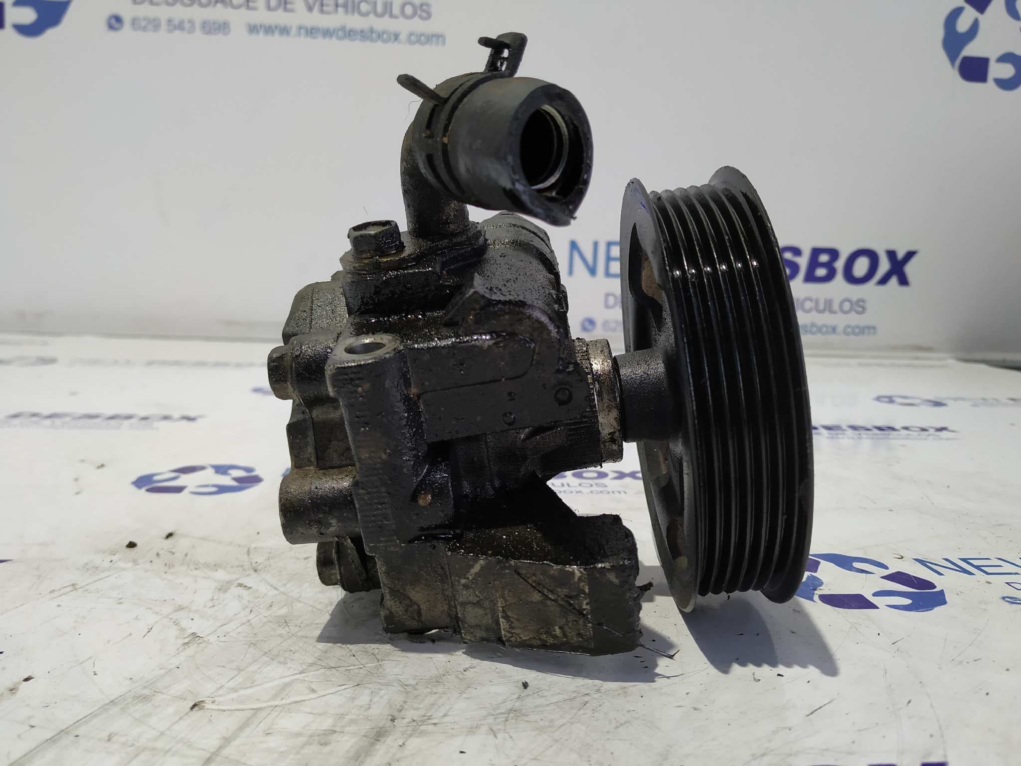 Recambio de BOMBA DIRECCION para FORD TRANSIT CONNECT (TC7) 1.8 TDCi CAT R3PA referencia OEM IAM 2T143A696AJ   - BLANCO 3