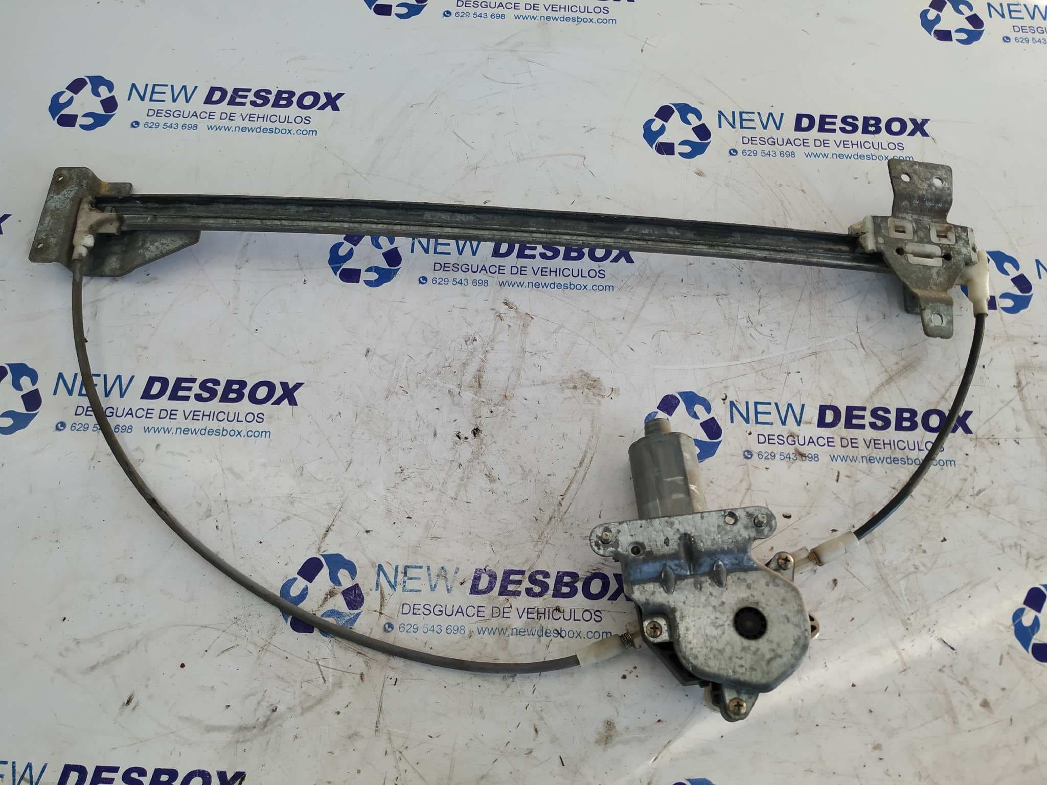 Recambio de ELEVALUNAS DELANTERO DERECHO para MERCEDES-BENZ VITO (W638) CAJA CERRADA 611980 referencia OEM IAM 0130821666   - AMARILLO 4