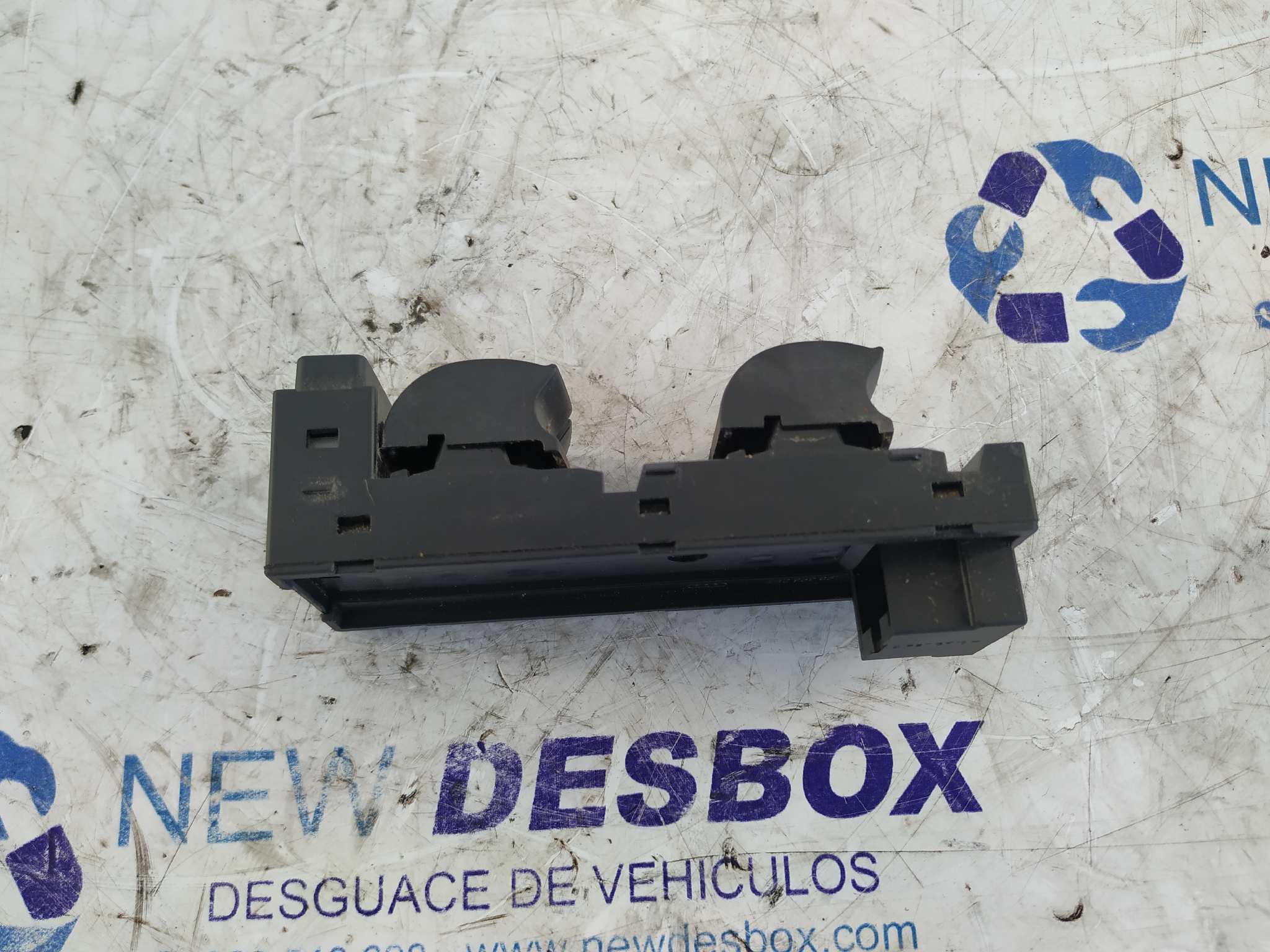 Recambio de MANDO ELEVALUNAS DELANTERO IZQUIERDO para AUDI A3 (8L) ASZ referencia OEM IAM 4B0959851B   - BLANCO 4