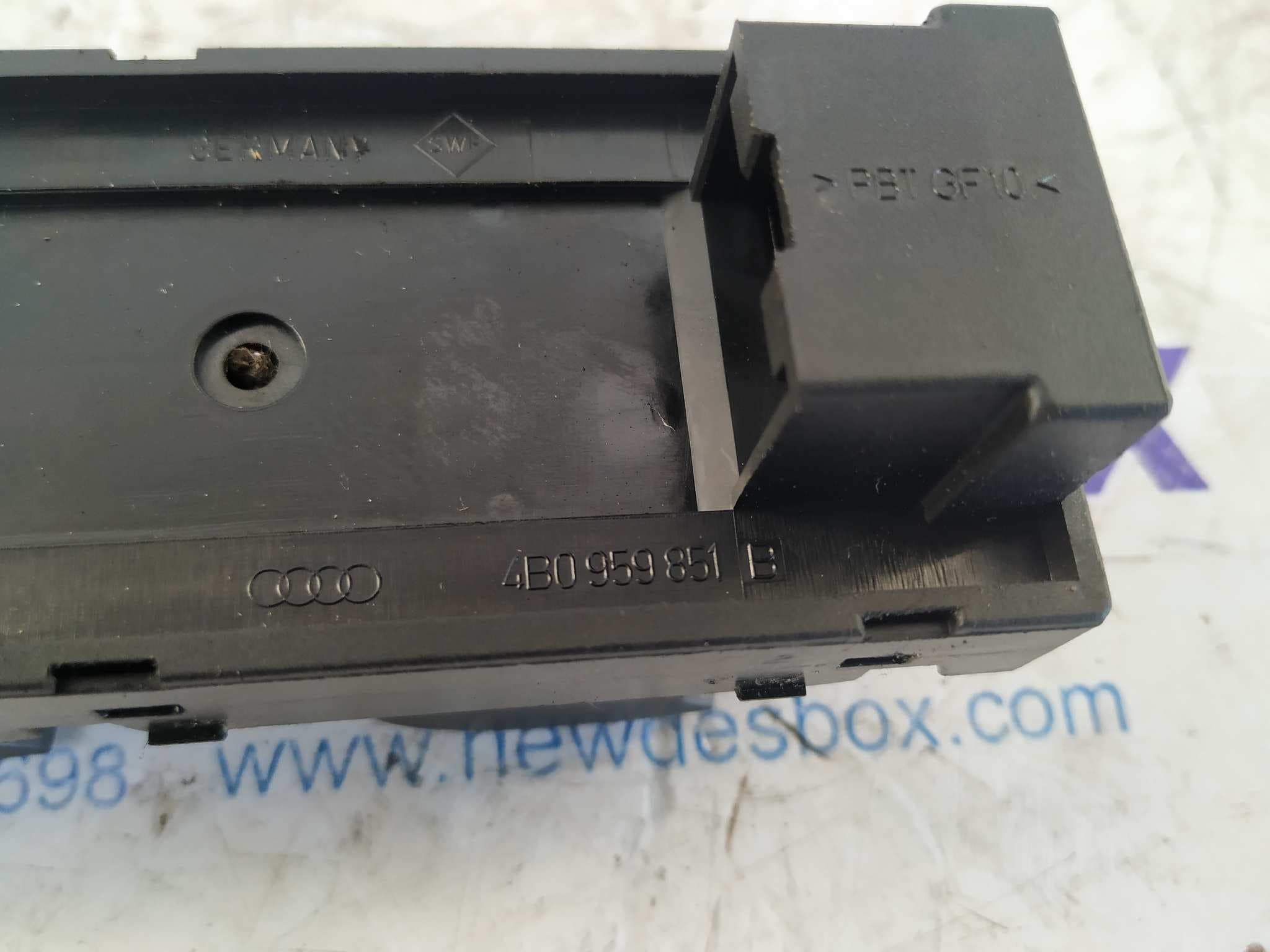Recambio de MANDO ELEVALUNAS DELANTERO IZQUIERDO para AUDI A3 (8L) ASZ referencia OEM IAM 4B0959851B   - BLANCO 3