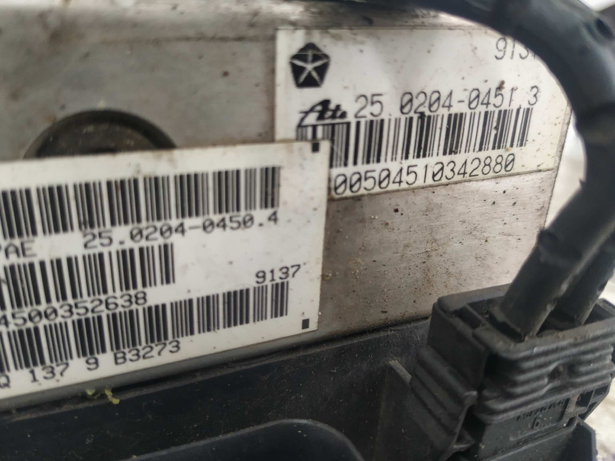 Recambio de ABS para CHRYSLER VOYAGER (GS) 2.5 TD VM69B referencia OEM IAM P04721427AE   - VIOLETA 6