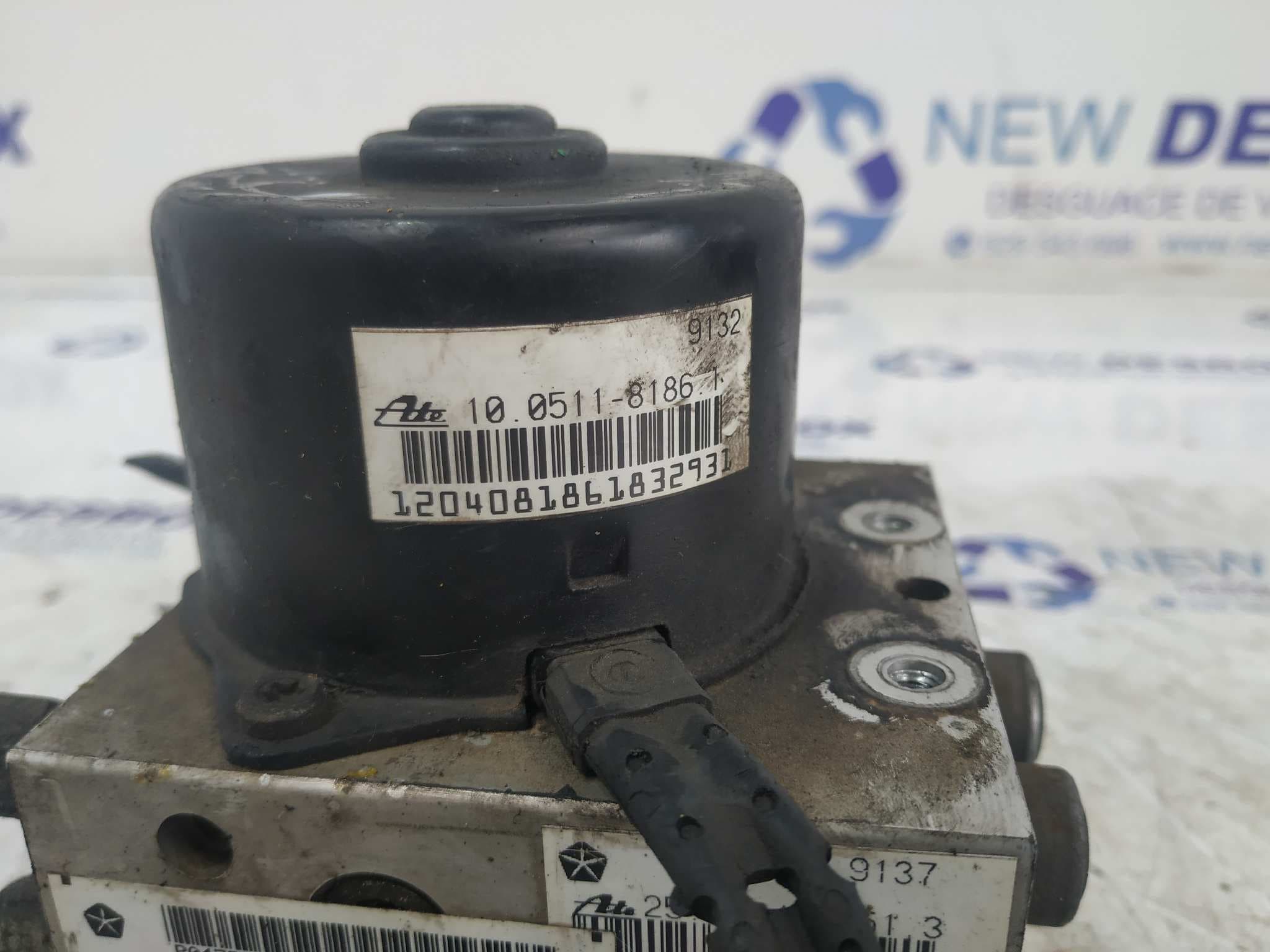 Recambio de ABS para CHRYSLER VOYAGER (GS) 2.5 TD VM69B referencia OEM IAM P04721427AE   - VIOLETA 9