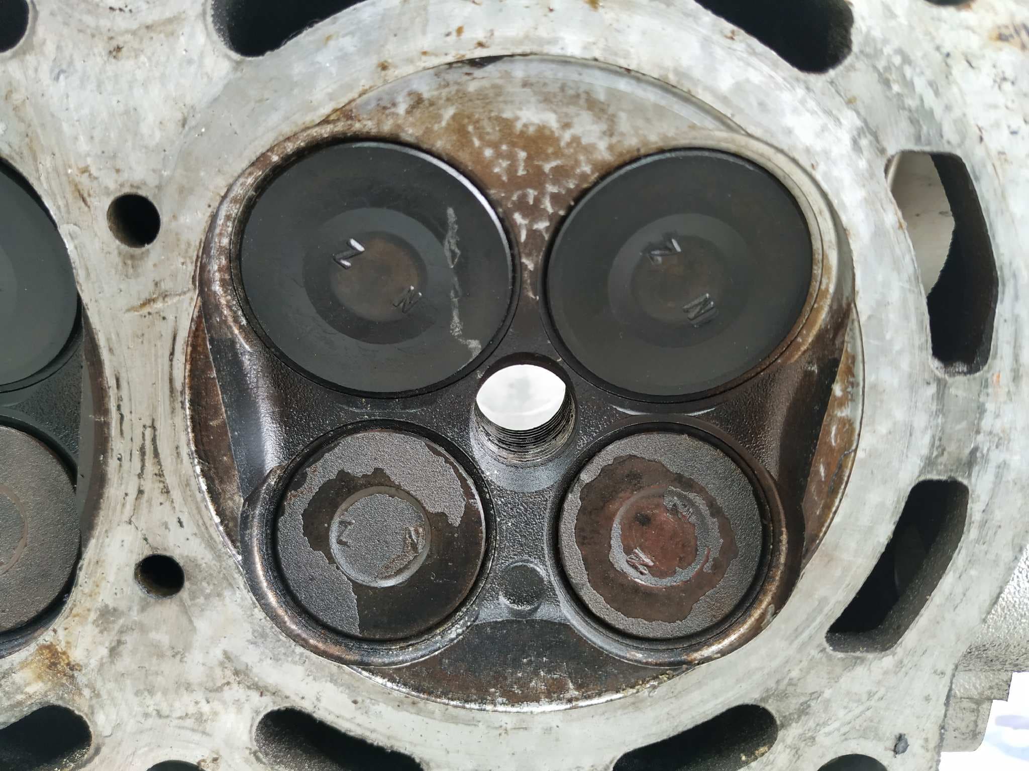 Recambio de CULATA para TOYOTA YARIS (NCP1/NLP1/SCP1) 1.3 16V CAT 2NZ-FE     referencia OEM IAM NZ31   - GRIS 6
