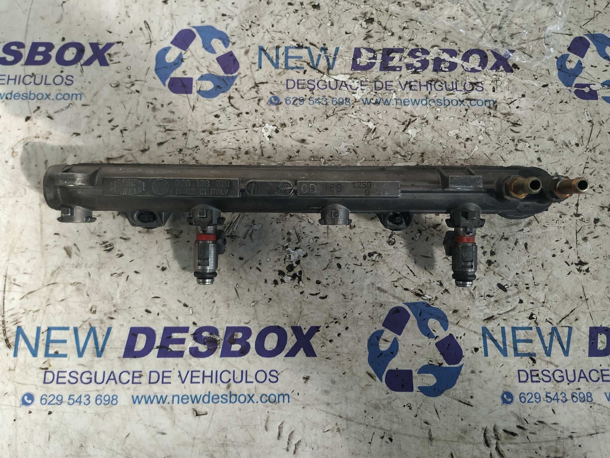Recambio de RAMPA INYECTORA para VOLKSWAGEN POLO BERLINA (6N2) AHW  referencia OEM IAM 036133319B