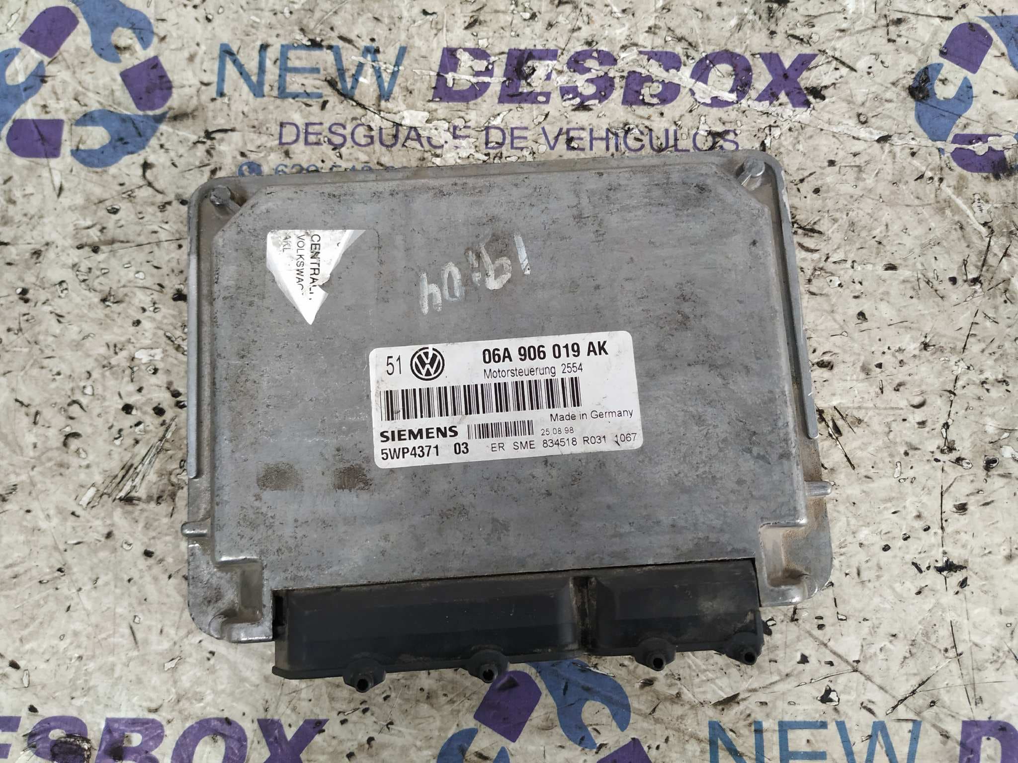 Recambio de CENTRALITA MOTOR UCE para VOLKSWAGEN GOLF IV BERLINA (1J1) 1.6 AKL referencia OEM IAM 06A906019AK   - AZUL
