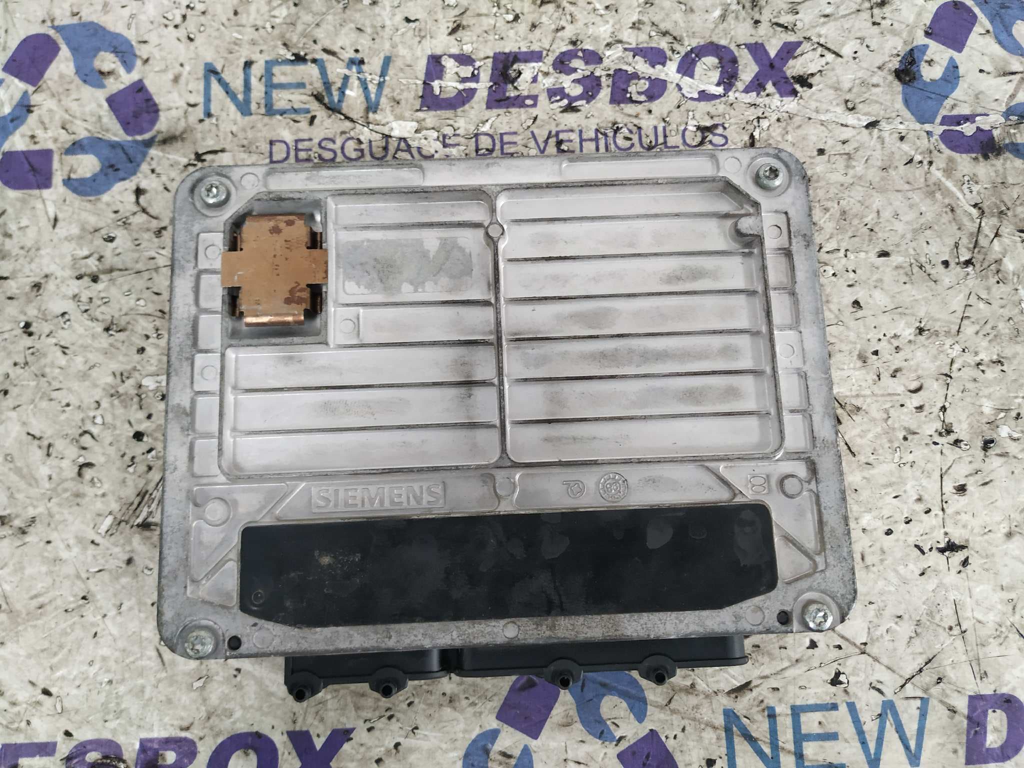 Recambio de CENTRALITA MOTOR UCE para VOLKSWAGEN GOLF IV BERLINA (1J1) 1.6 AKL referencia OEM IAM 06A906019AK   - AZUL 4
