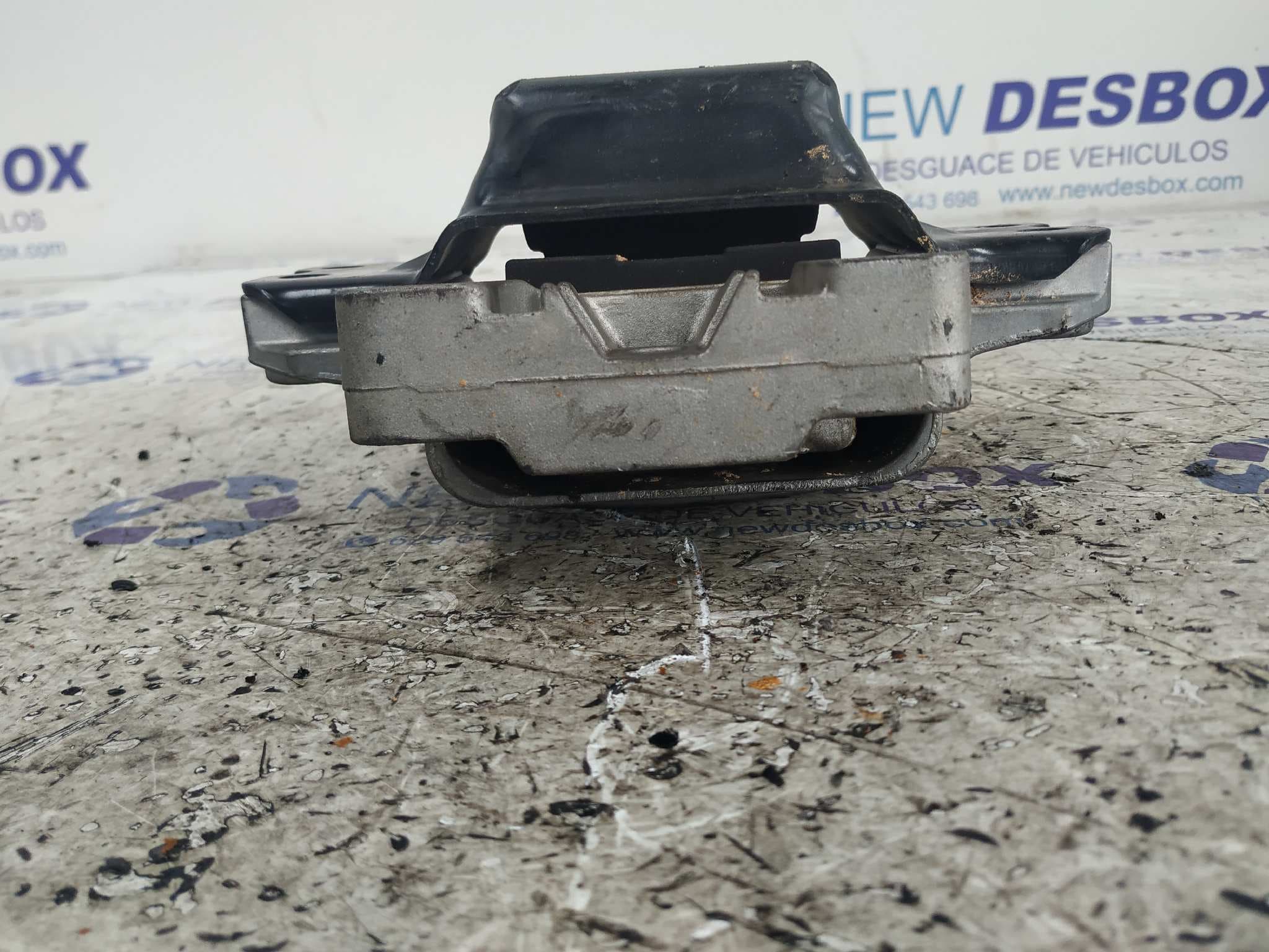 Recambio de SOPORTE CAMBIO para AUDI A3 (8P) BSE referencia OEM IAM 1K0199555L 2
