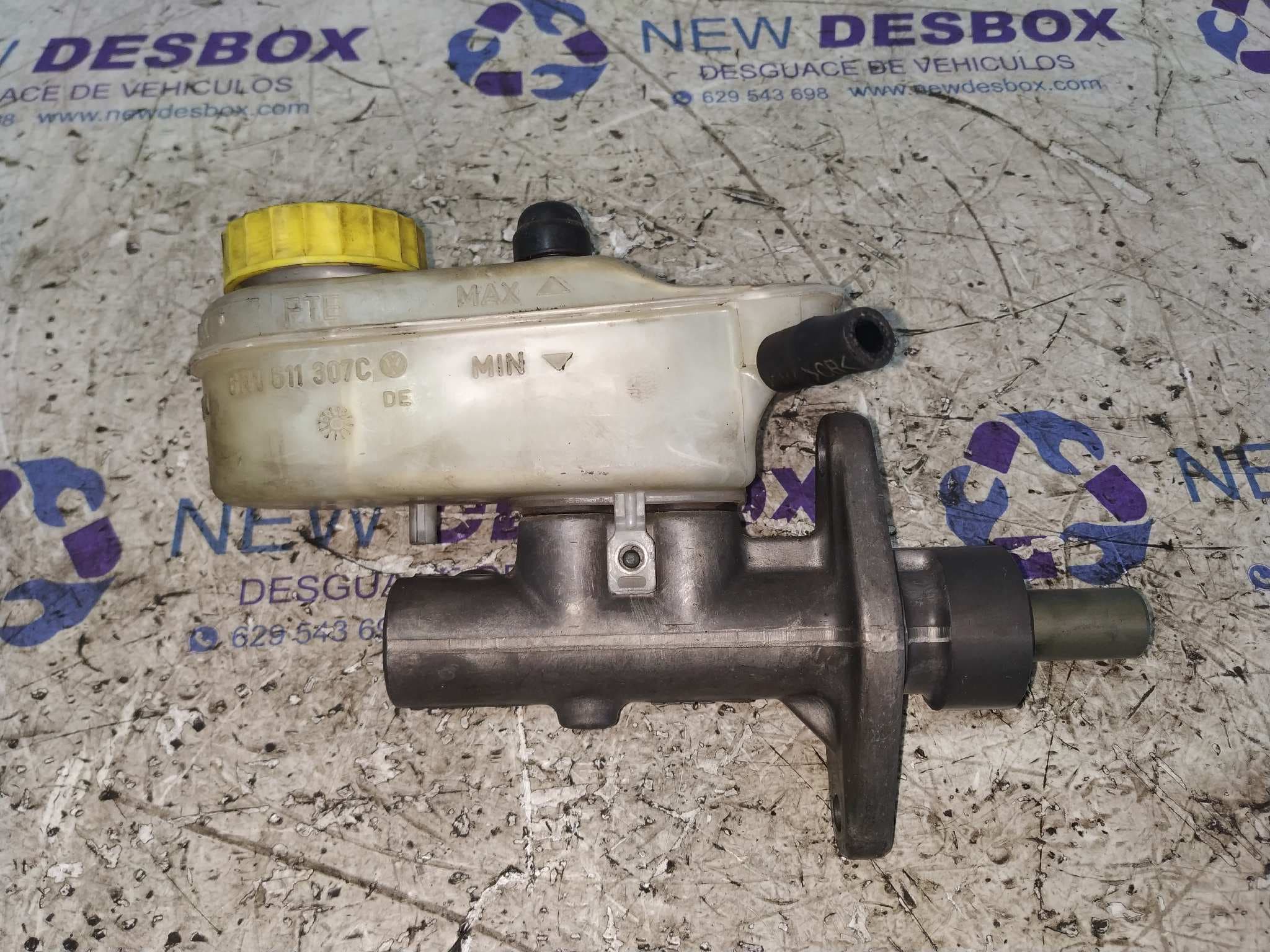 Recambio de BOMBA FRENO para VOLKSWAGEN POLO BERLINA (6N2) Trendline AMF referencia OEM IAM 6N1611307C   - ROJO 3