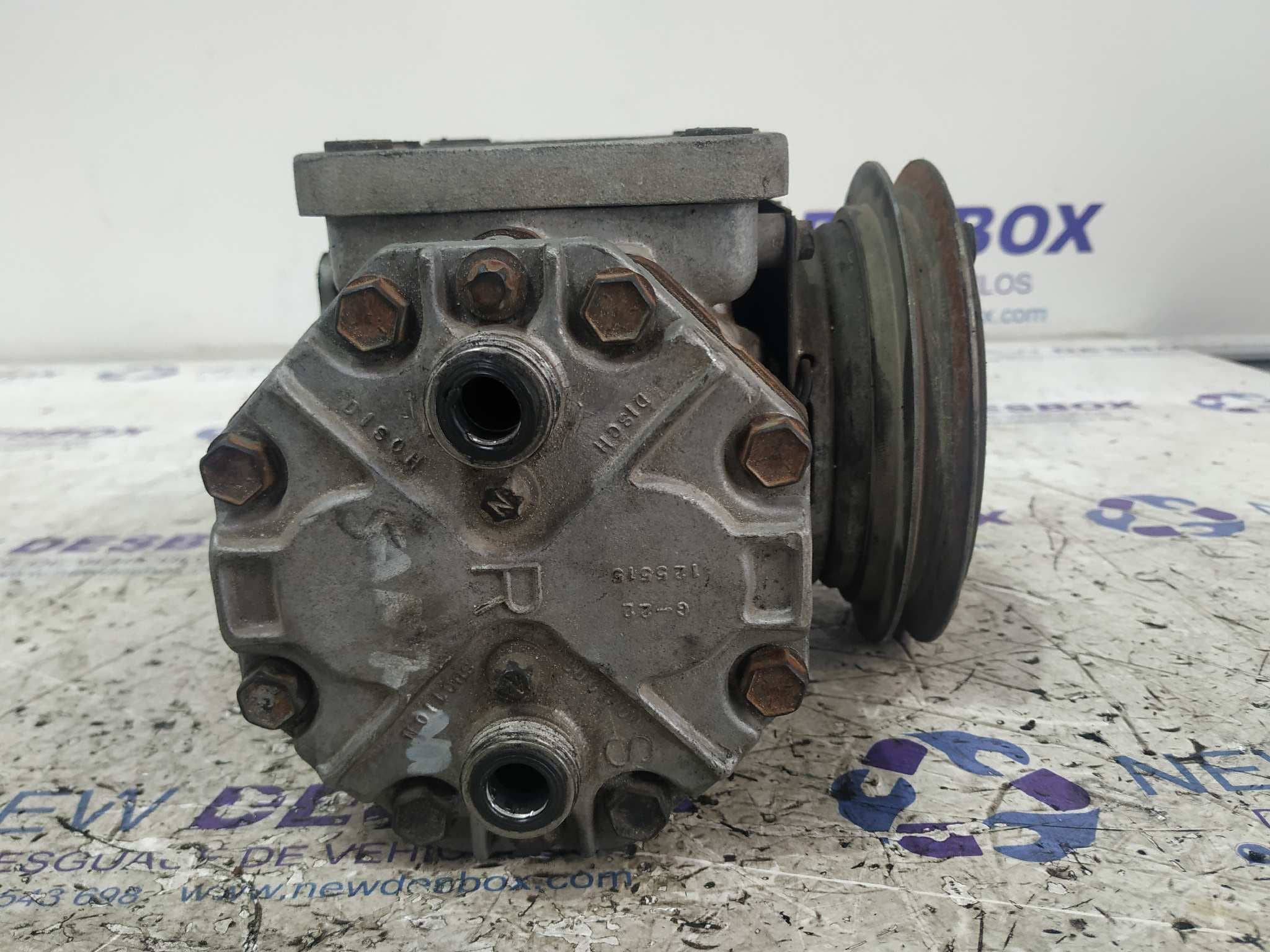 Recambio de COMPRESOR AIRE ACONDICIONADO para VOLKSWAGEN SANTANA (327) referencia OEM IAM 035260901 4