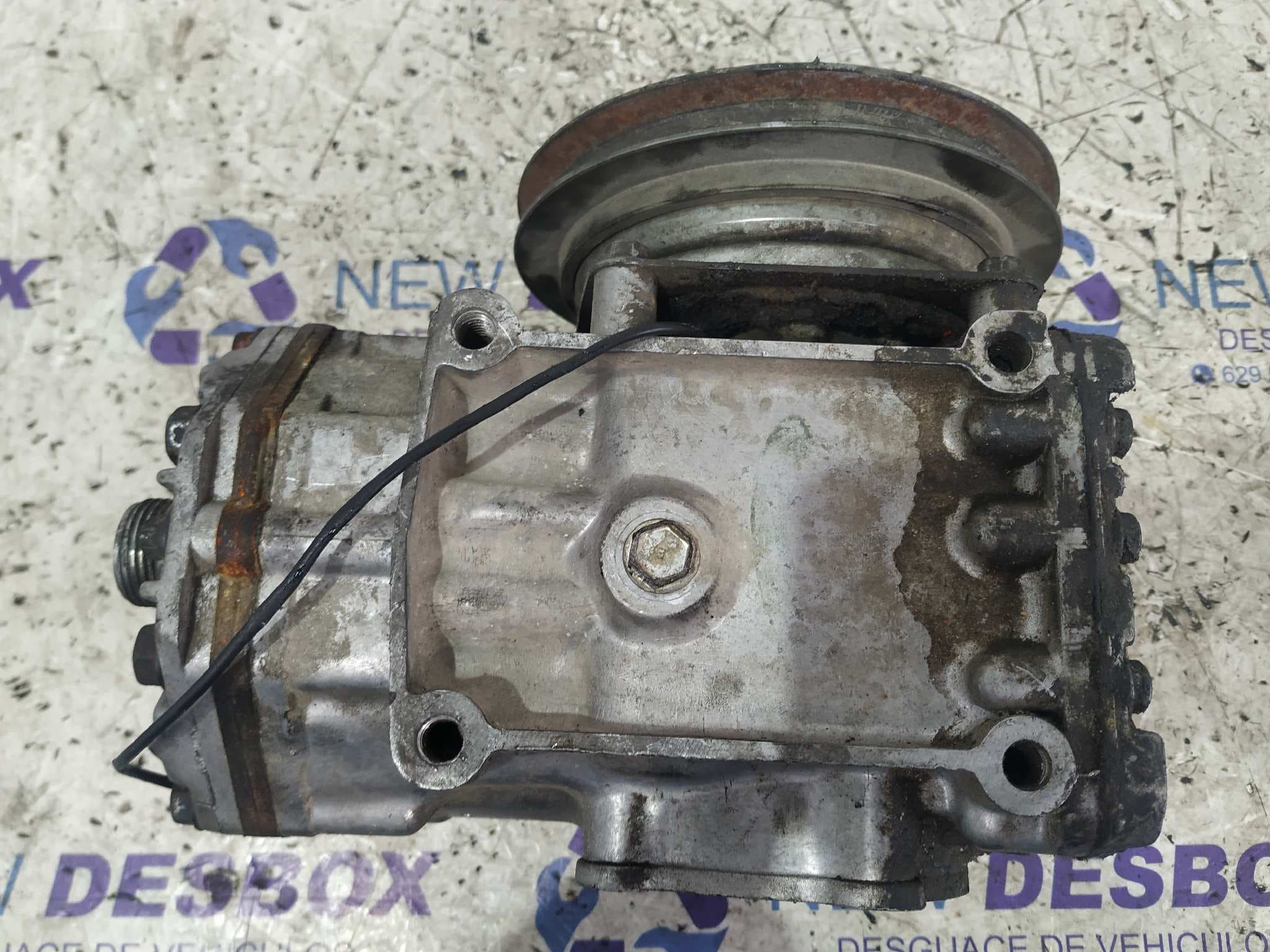Recambio de COMPRESOR AIRE ACONDICIONADO para VOLKSWAGEN SANTANA (327) referencia OEM IAM 035260901 2