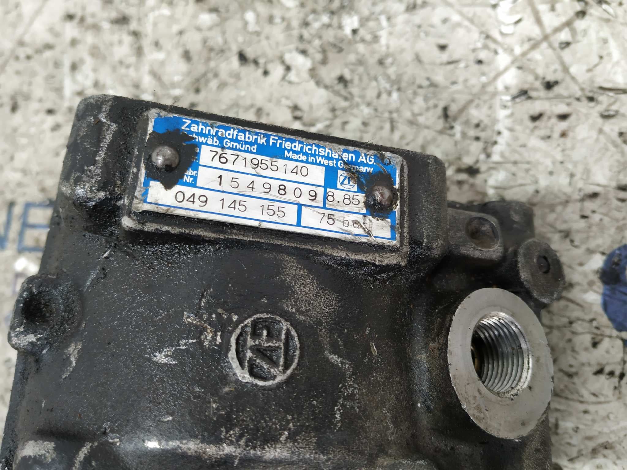 Recambio de BOMBA DIRECCION para AUDI 100 BERLINA (443) NF referencia OEM IAM 049145155 3