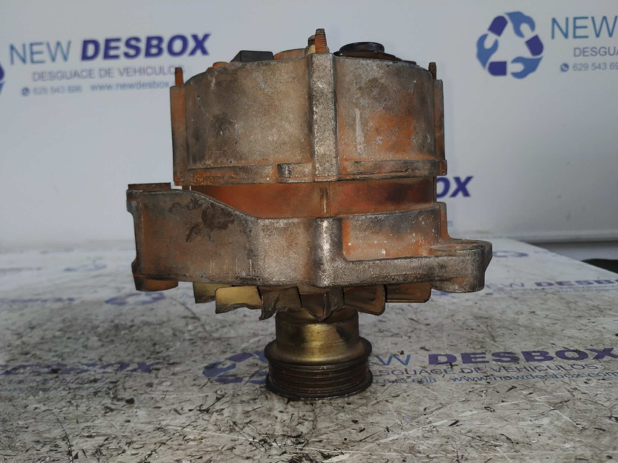 Recambio de ALTERNADOR para AUDI 80 AVANT Básico Avant ABK referencia OEM IAM 050903015J   - BLANCO 2