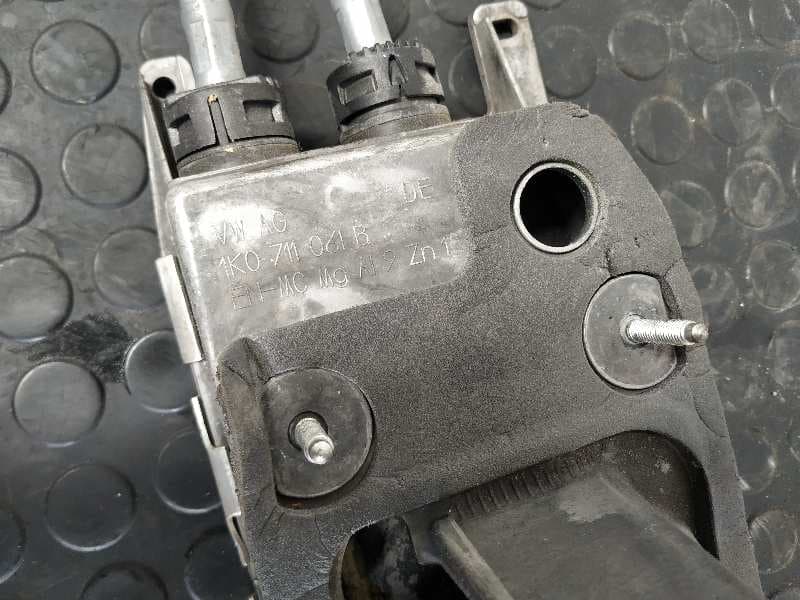 Recambio de PALANCA CAMBIO para VOLKSWAGEN TOURAN (1T2) BXE referencia OEM IAM 1K0711061B 6