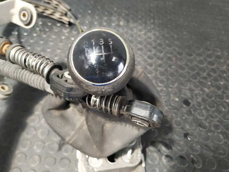 Recambio de PALANCA CAMBIO para VOLKSWAGEN GOLF V BERLINA (1K1) BGU referencia OEM IAM 1K0711061A   - GRIS 9