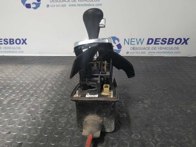 Recambio de PALANCA CAMBIO para AUDI A6 BERLINA (4B2) AKE referencia OEM IAM 4B0713041F