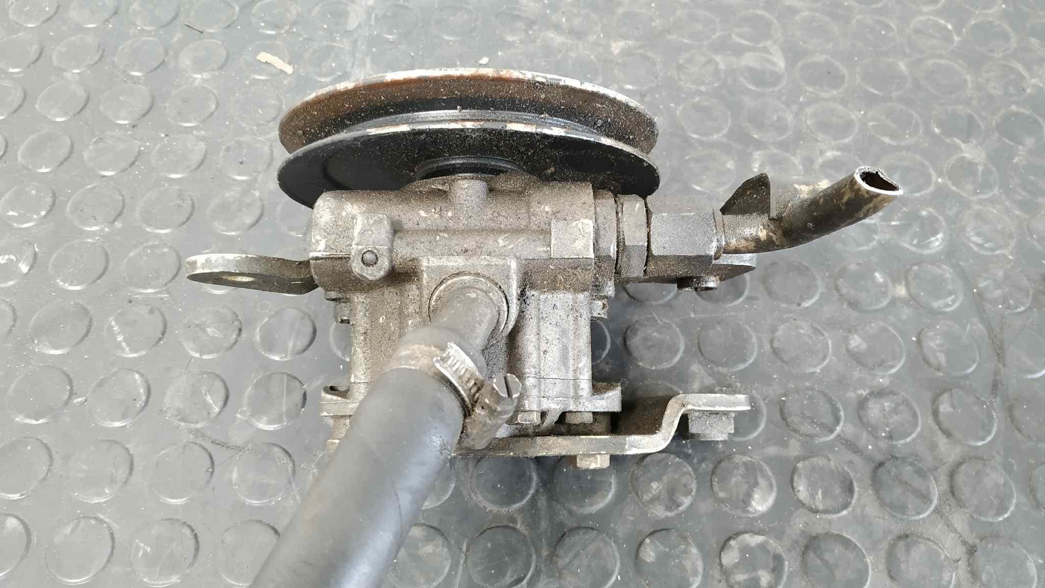 Recambio de BOMBA DIRECCION para NISSAN TRADE 100 BD30D referencia OEM IAM 7692974105 3
