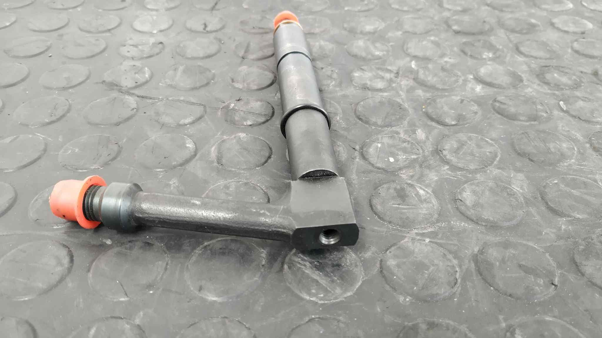 Recambio de INYECTOR para NISSAN PICK-UP (D22) YD25DDTI referencia OEM IAM 5531 484100   - GRIS PLATA 2