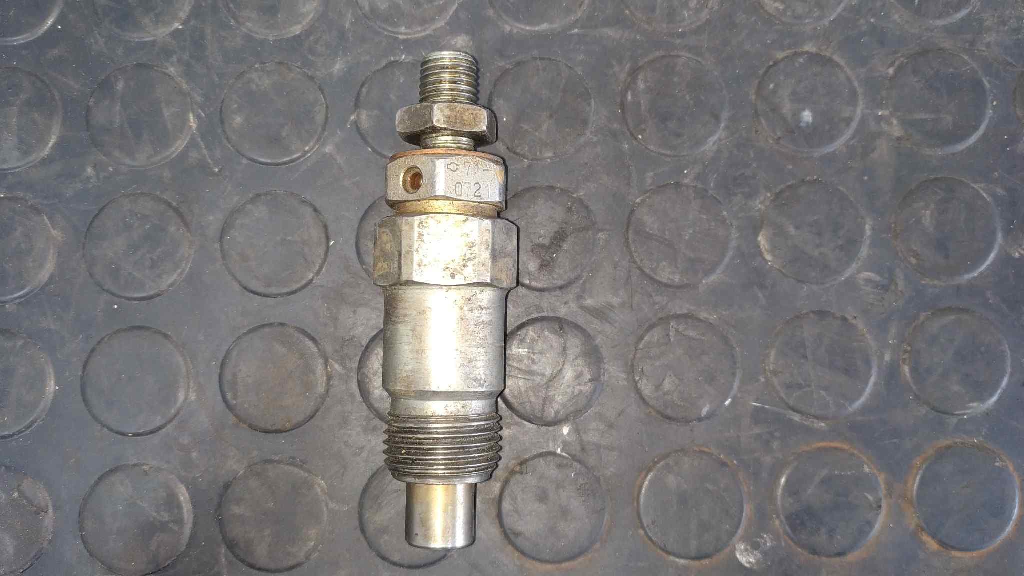 Recambio de INYECTOR para NISSAN PATROL (K/W160) RD28 referencia OEM IAM 710721