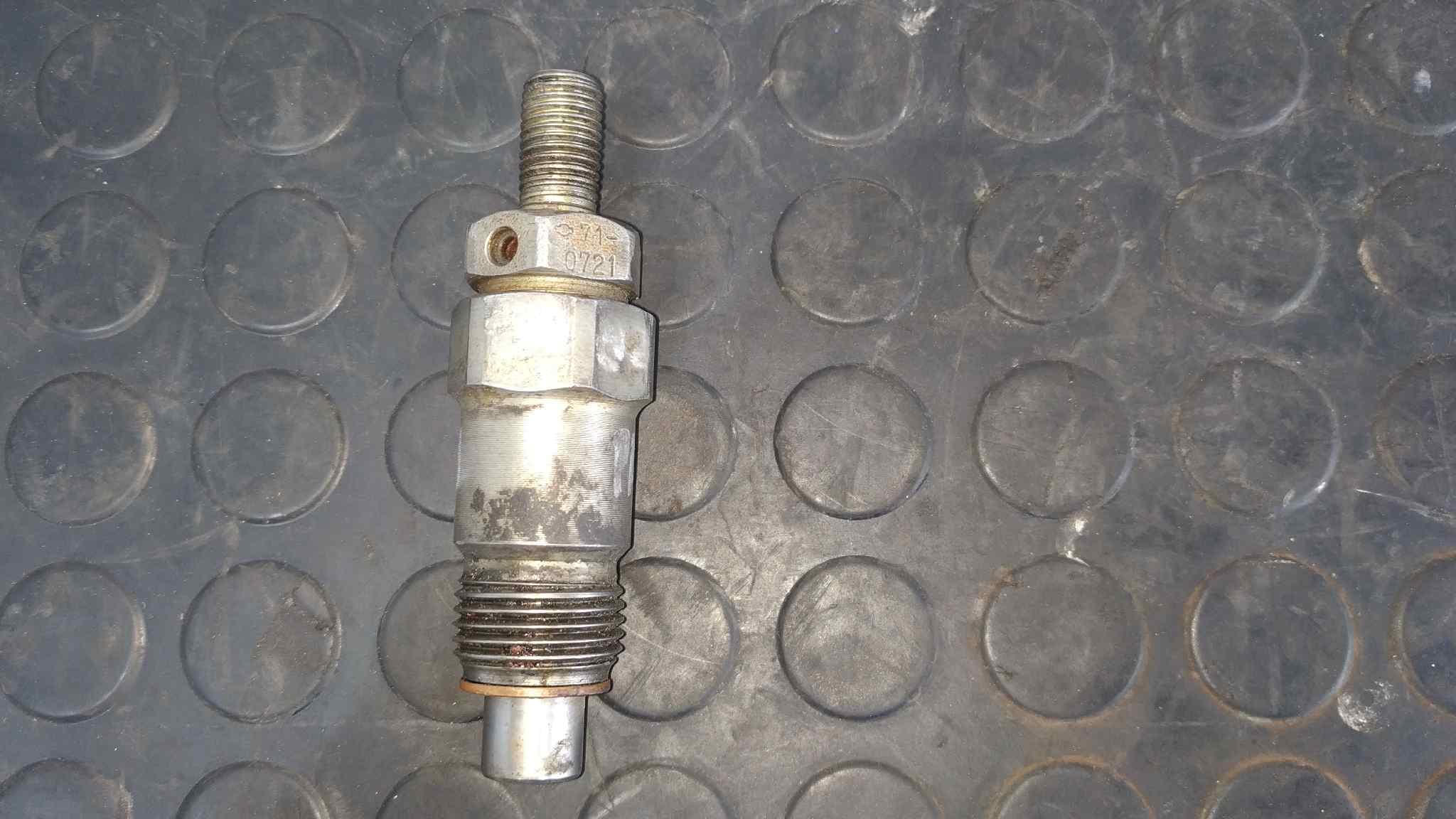 Recambio de INYECTOR para NISSAN PATROL (K/W160) RD28 referencia OEM IAM 710721