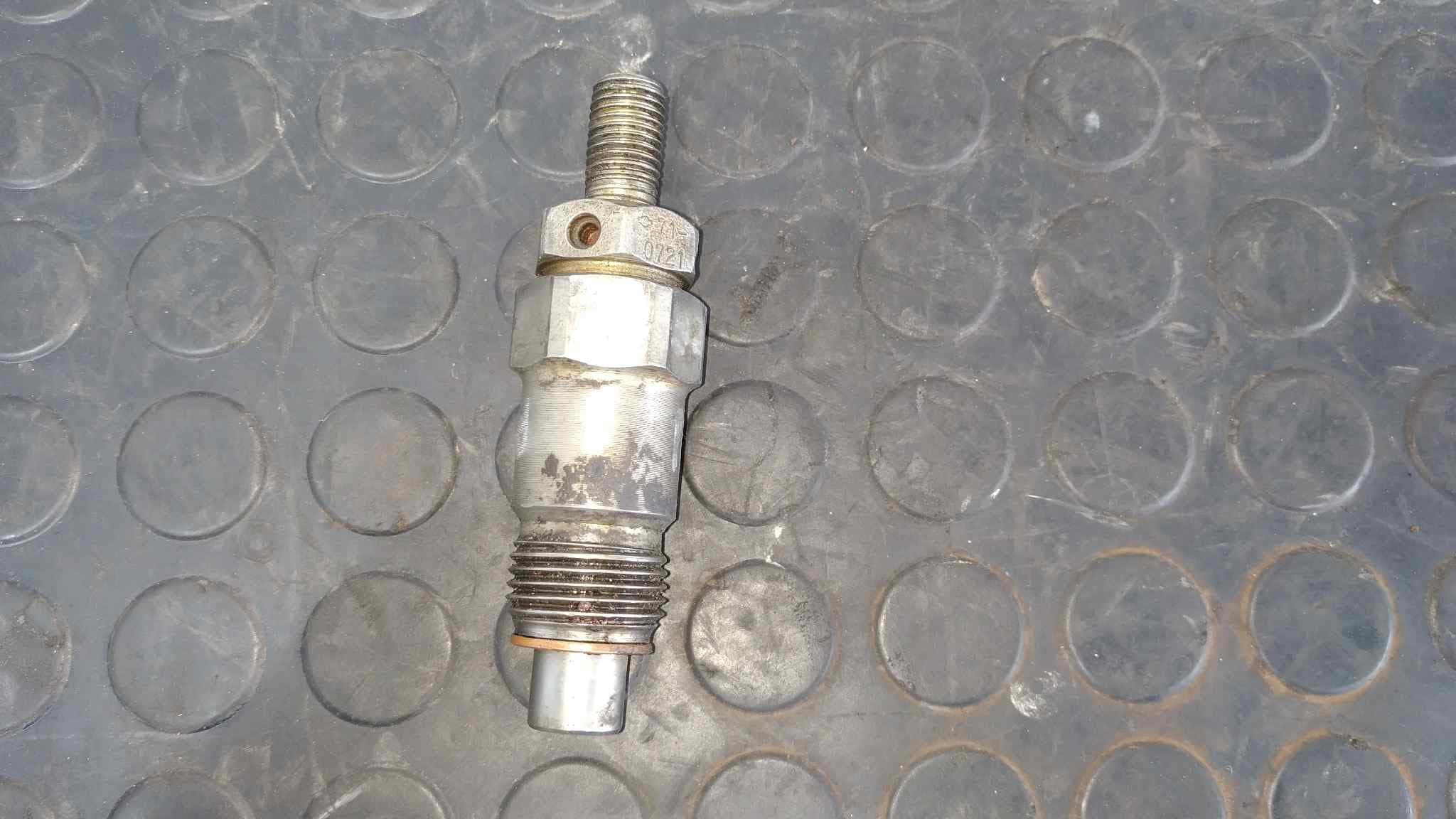 Recambio de INYECTOR para NISSAN PATROL (K/W160) RD28 referencia OEM IAM 710721
