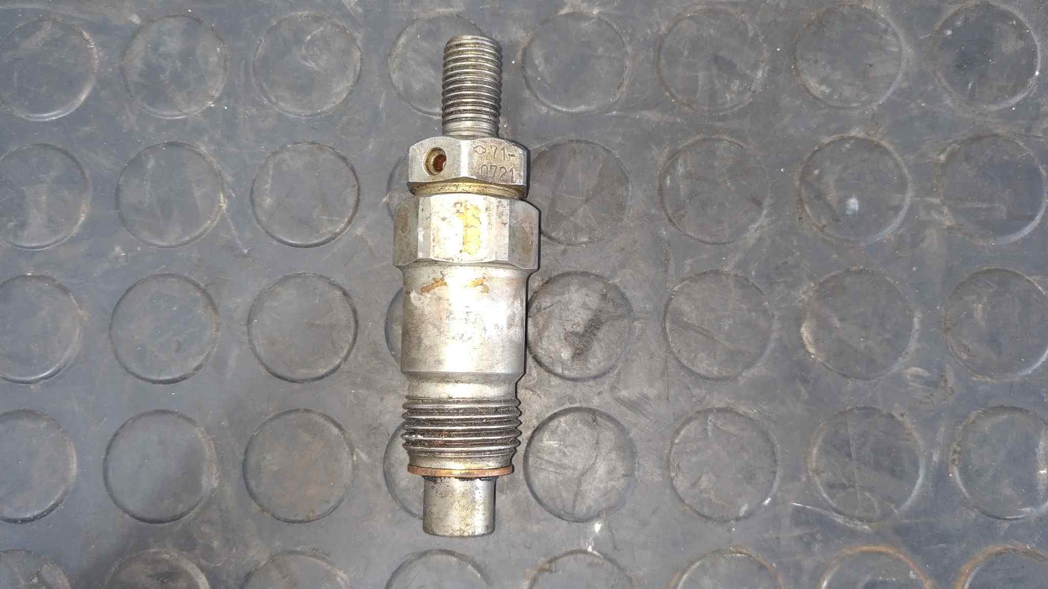 Recambio de INYECTOR para NISSAN PATROL (K/W160) RD28 referencia OEM IAM 710721