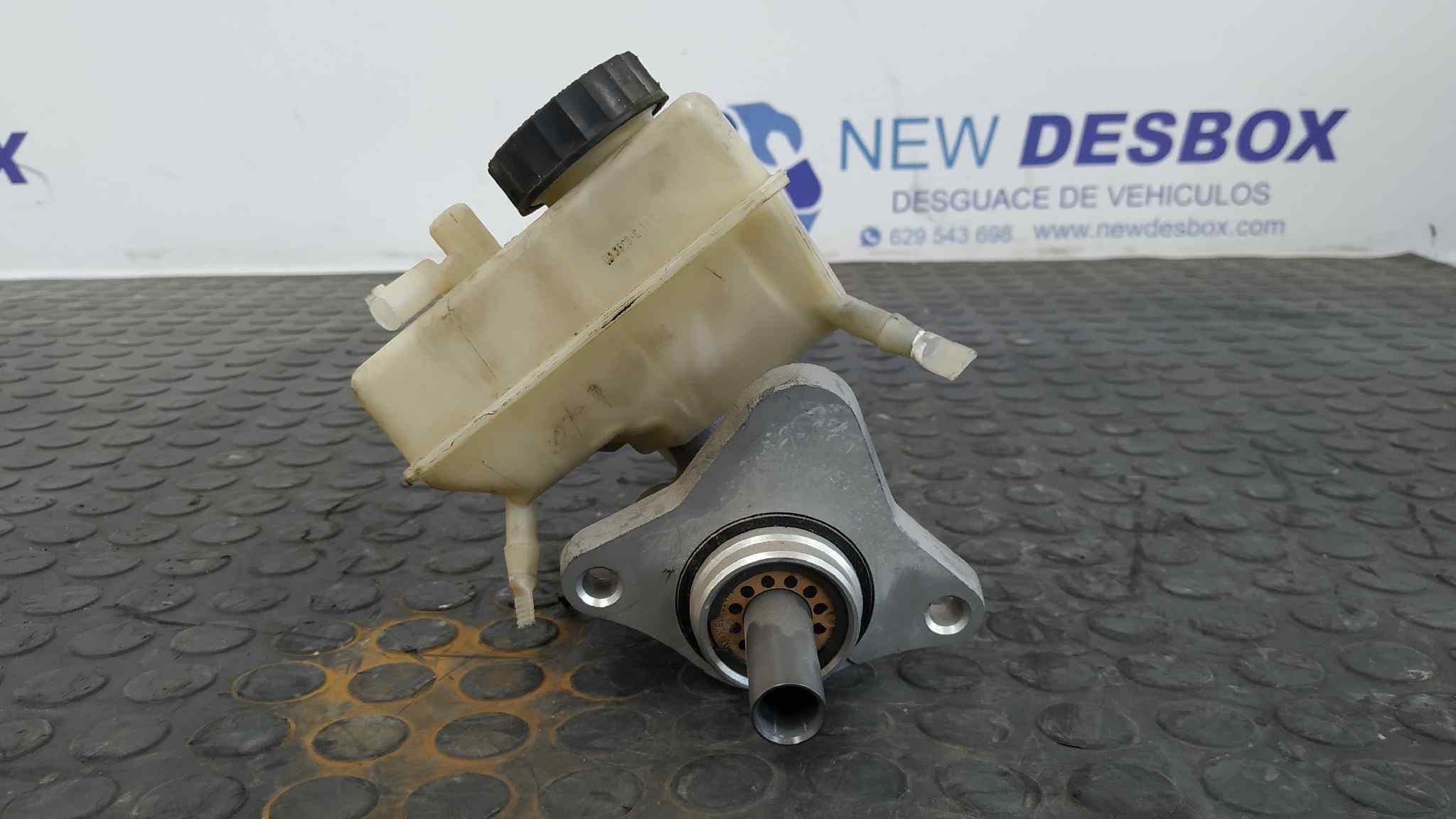 Recambio de BOMBA FRENO para MERCEDES-BENZ CLASE C (W203) SPORTCOUPE 2.2 CDI CAT 611962    referencia OEM IAM A2034300002   - BLANCO