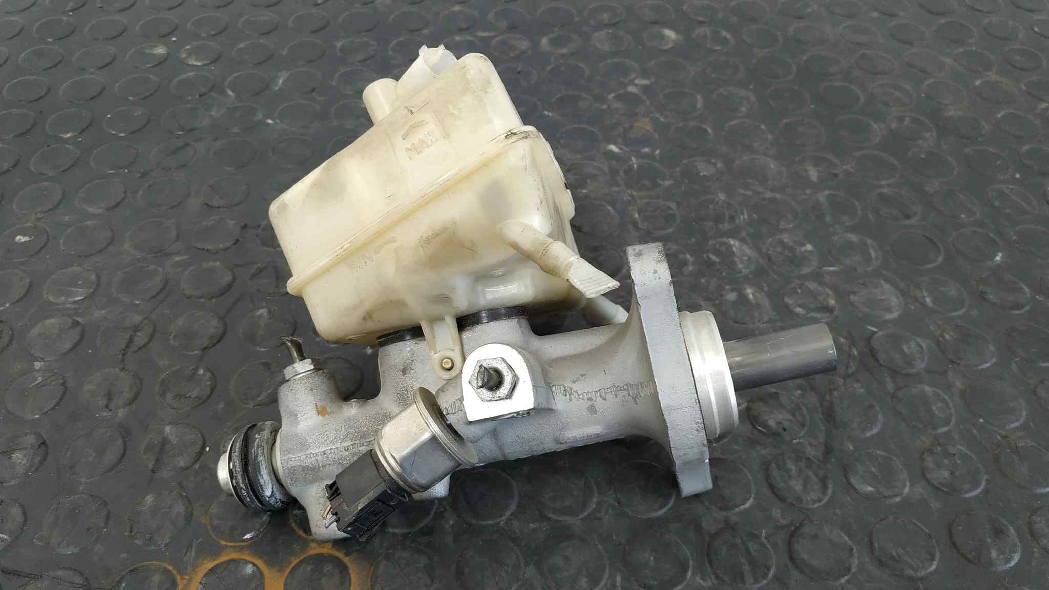 Recambio de BOMBA FRENO para MERCEDES-BENZ CLASE C (W203) SPORTCOUPE 2.2 CDI CAT 611962    referencia OEM IAM A2034300002   - BLANCO 8