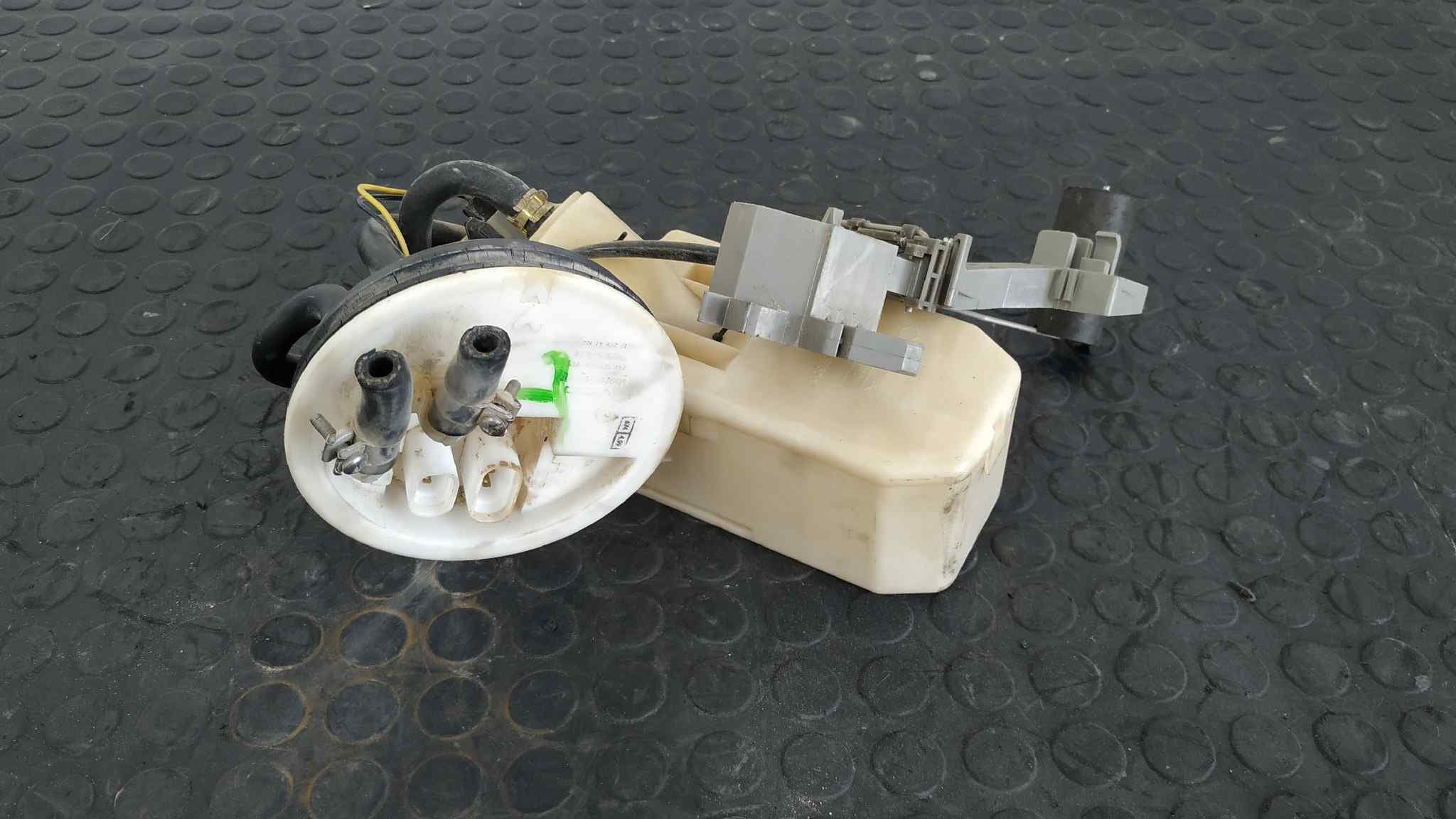 Recambio de AFORADOR para NISSAN MICRA (K11) 1.3 16V CAT CG13DE referencia OEM IAM 172784F100   - ROJO