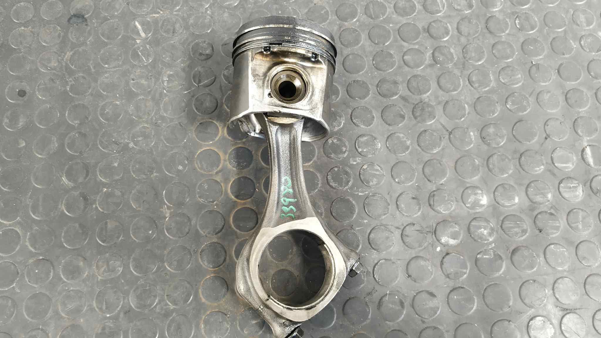 Recambio de PISTON para IVECO DAILY COMBI Combi 29 L ...      Batalla 3000L F1AE0481B referencia OEM IAM 157   - BLANCO