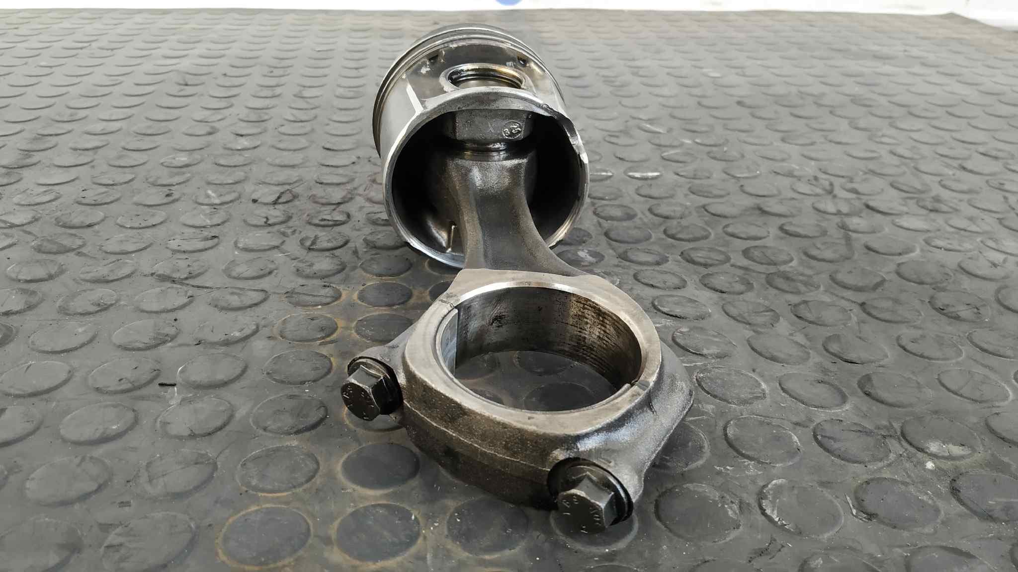 Recambio de PISTON para IVECO DAILY COMBI Combi 29 L ...      Batalla 3000L F1AE0481B referencia OEM IAM 157   - BLANCO 2